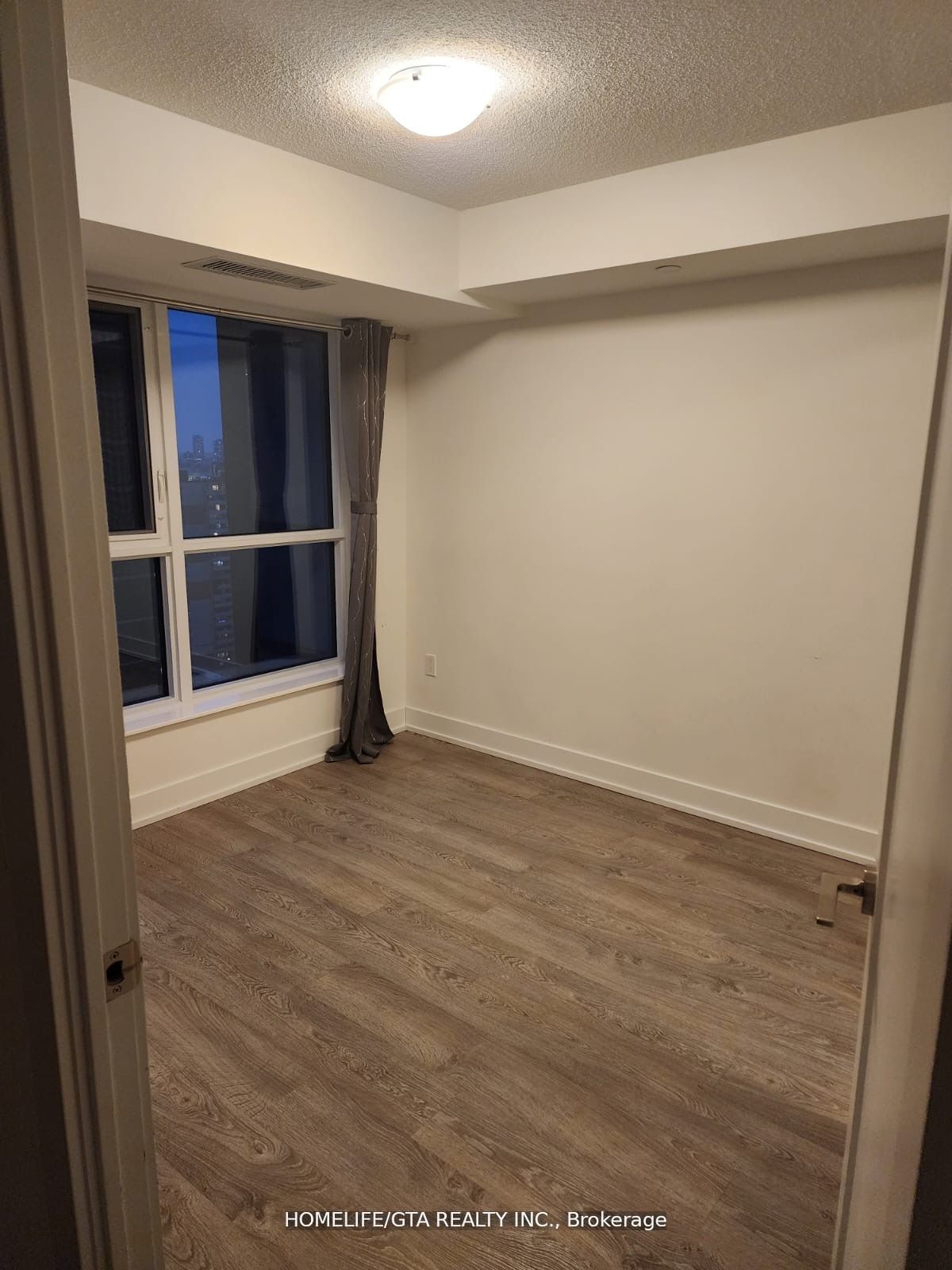 9 Mabelle Avenue, #2215