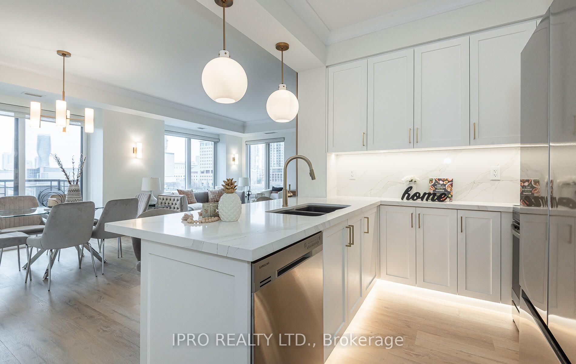 385 Prince Of Wales Dr, #412