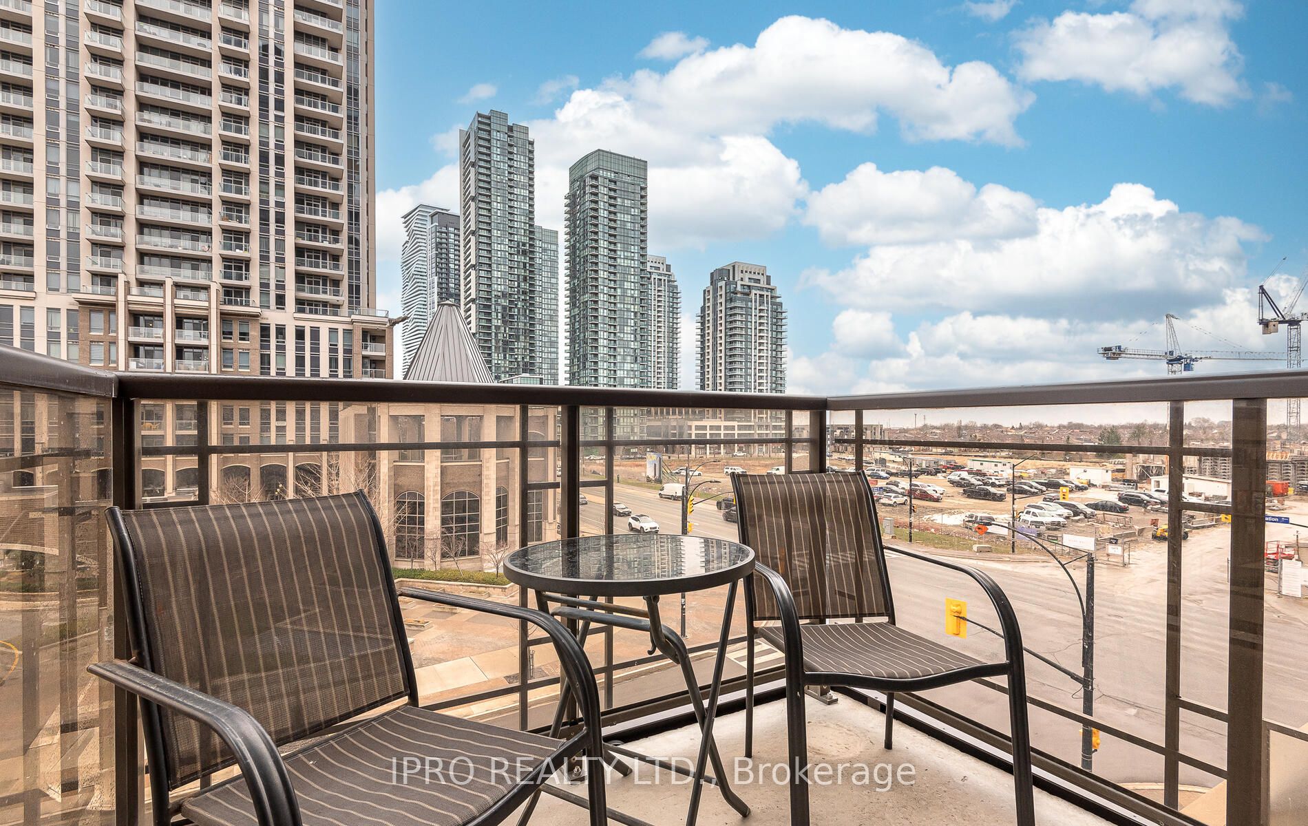 385 Prince Of Wales Dr, #412