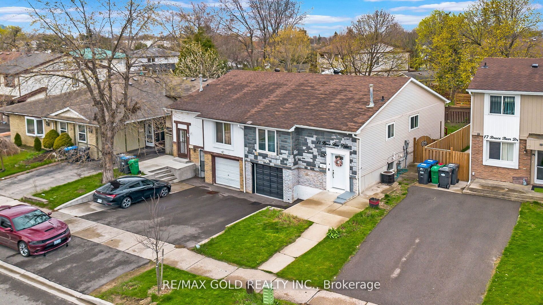 15 Bruce Beer Dr