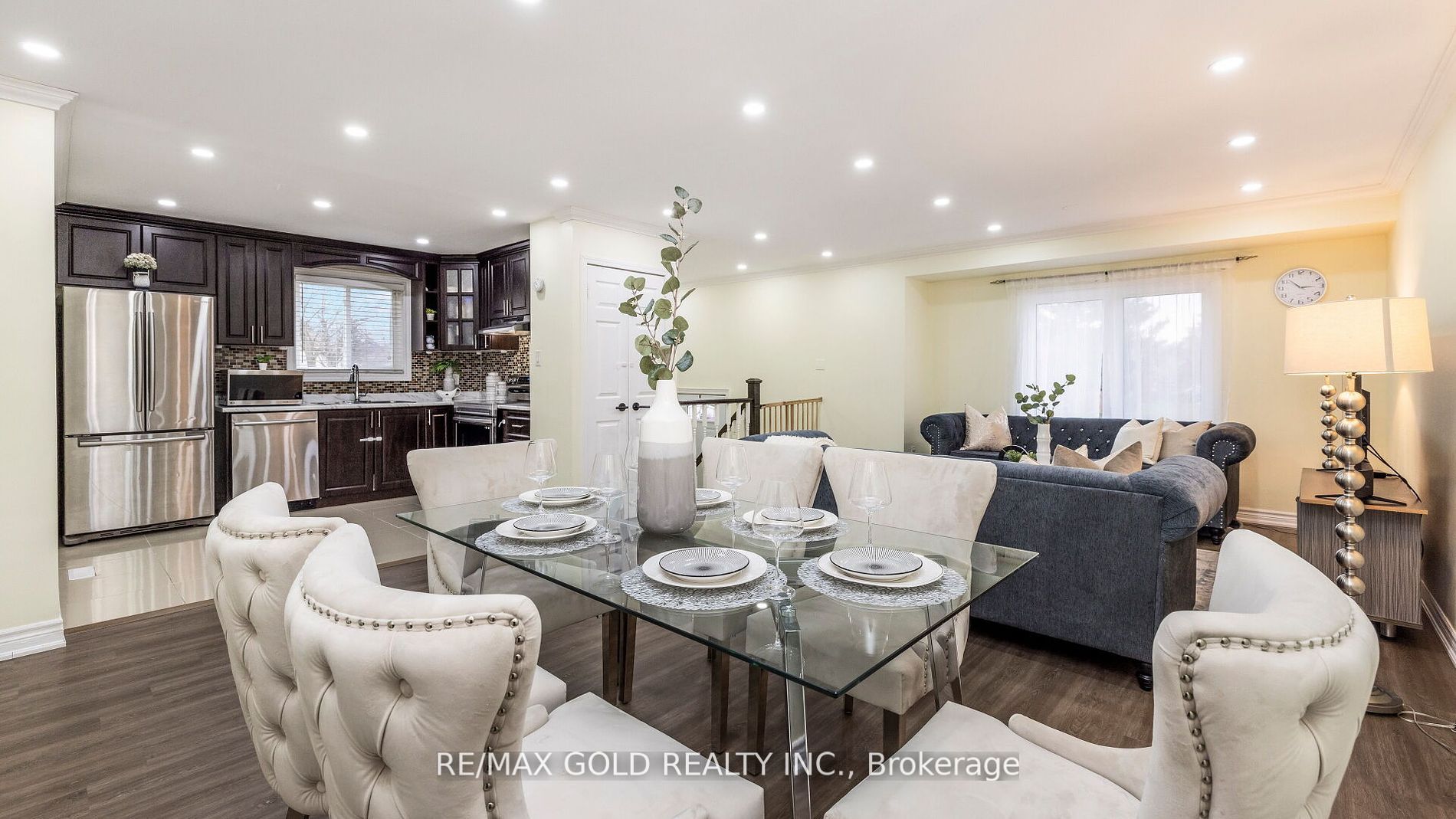 15 Bruce Beer Dr