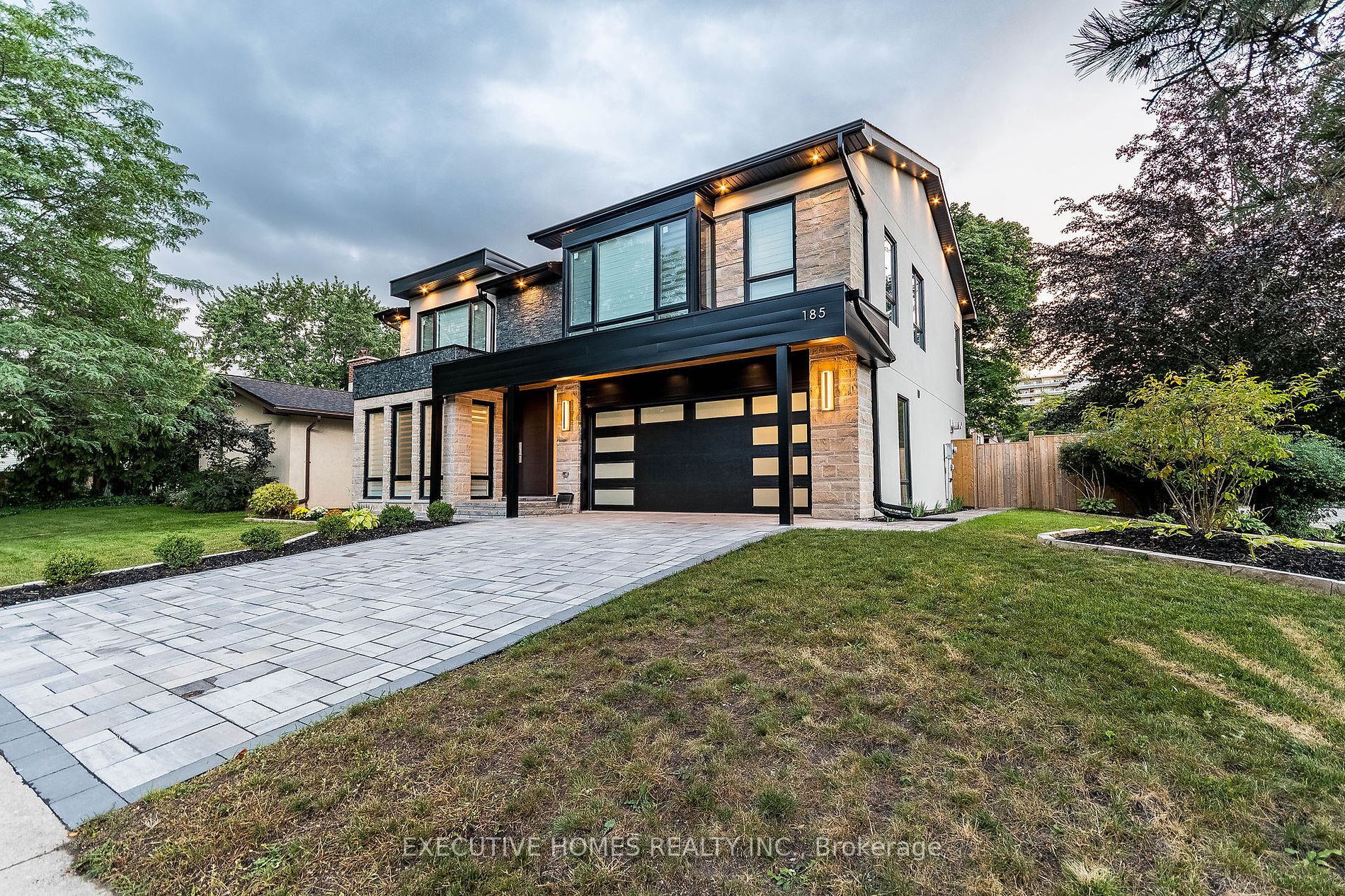 185 Hendrie Ave
