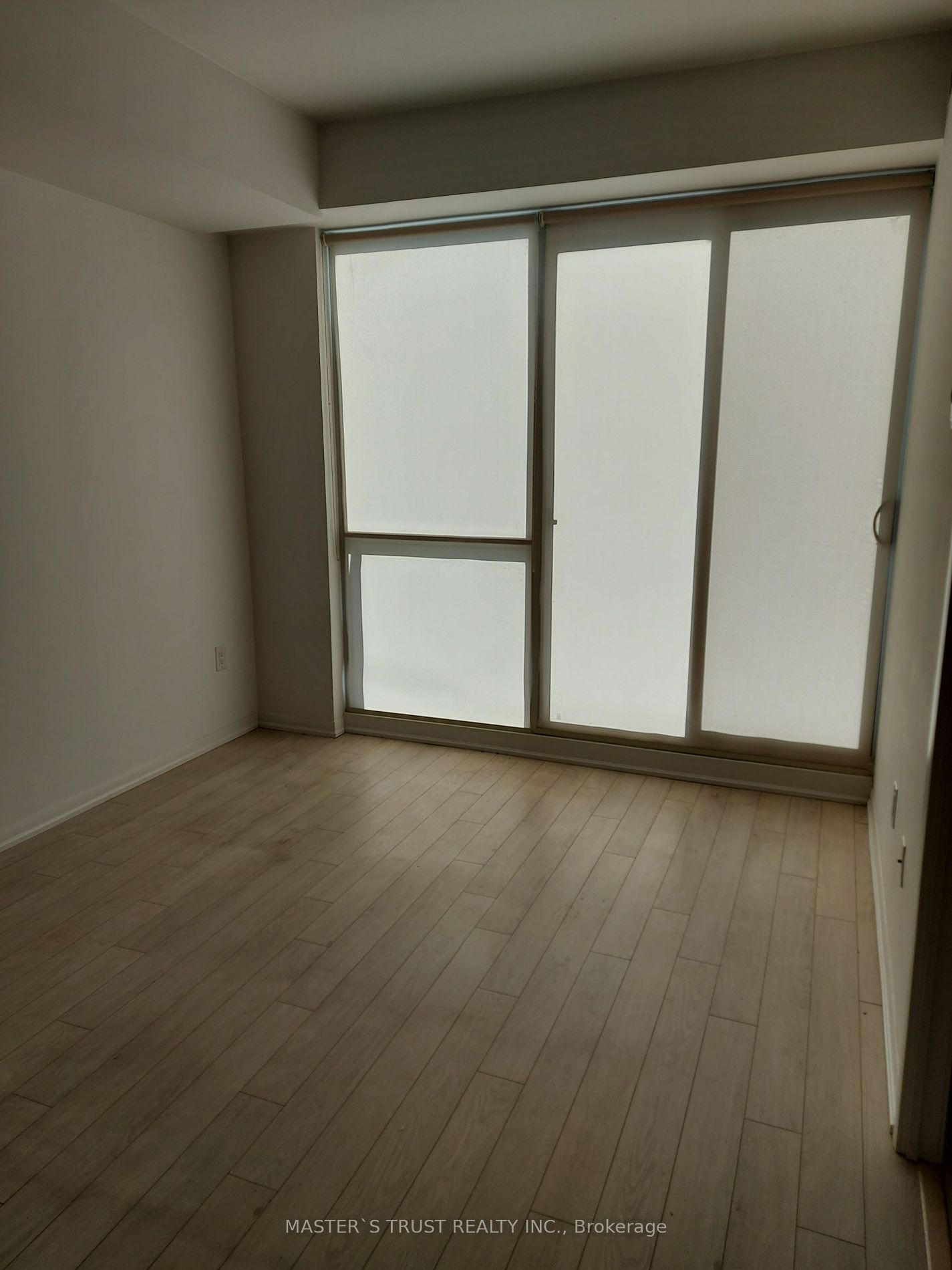 3091 Dufferin Street #827