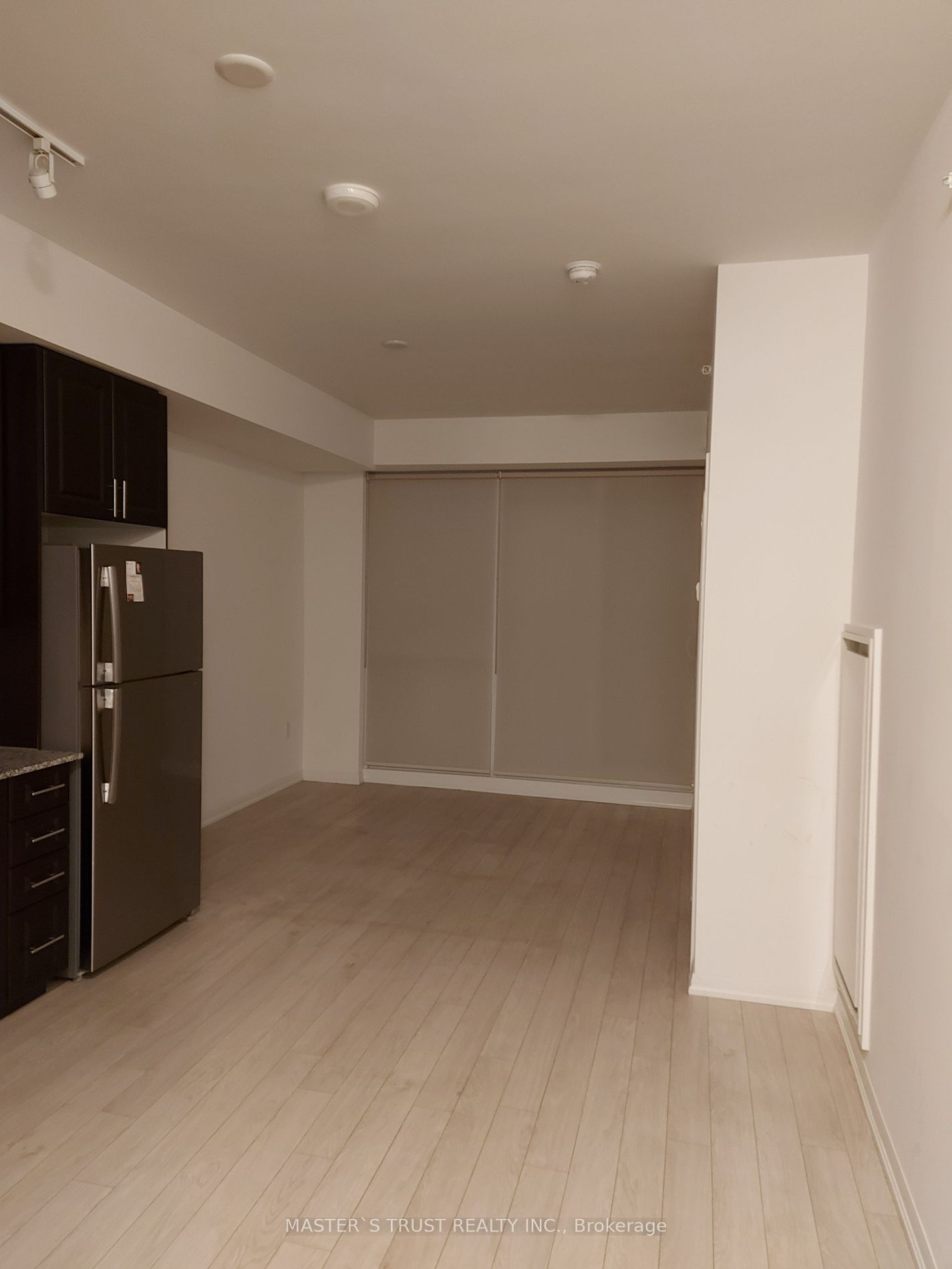 3091 Dufferin Street #827