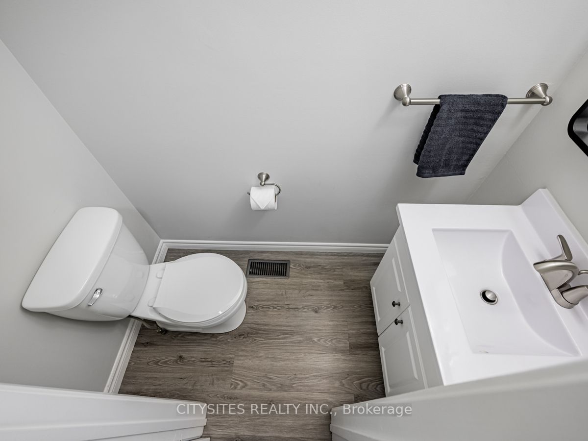 101 Foster Cres, #101