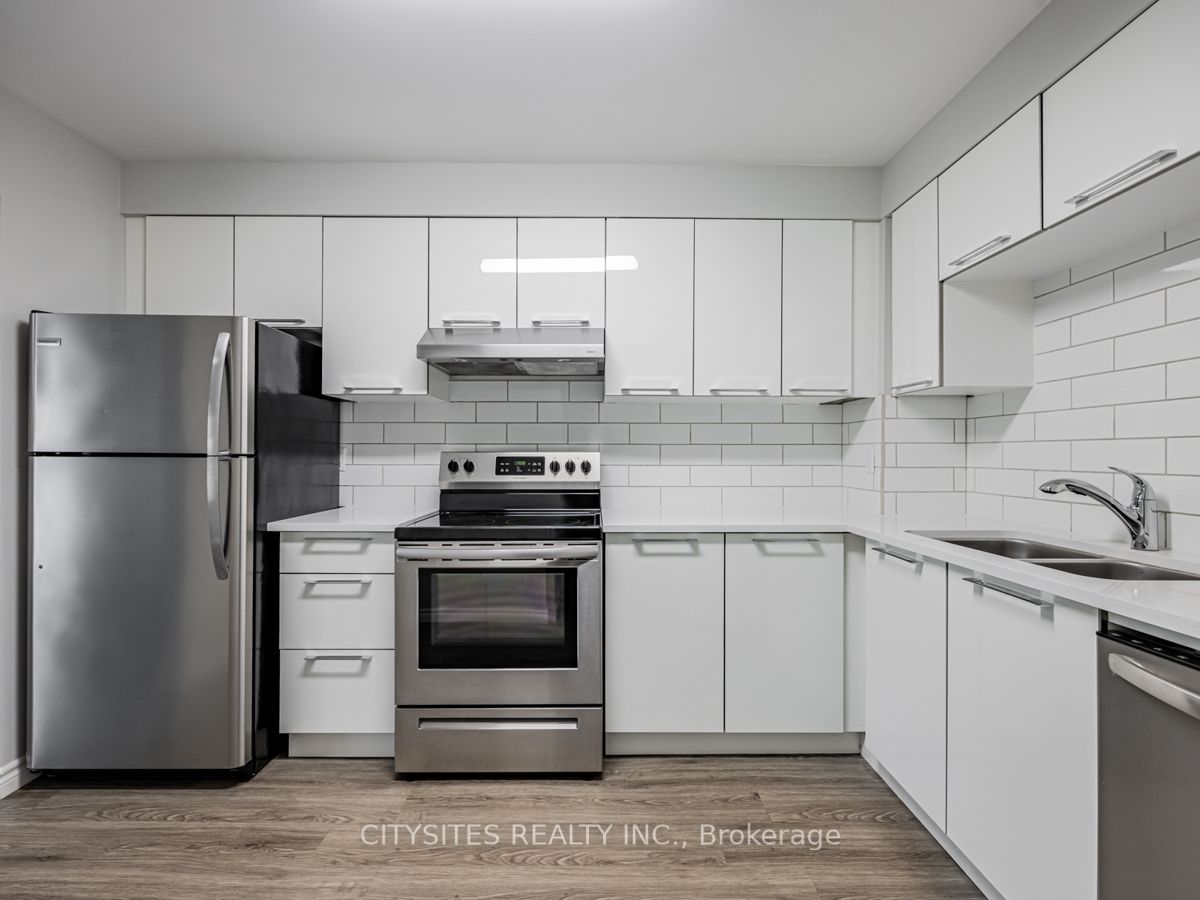 101 Foster Cres, #101