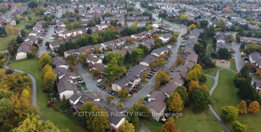101 Foster Cres, #101