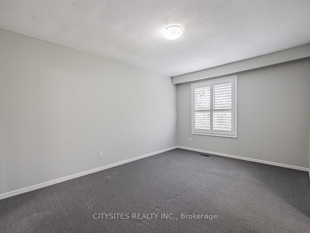 101 Foster Cres, #101