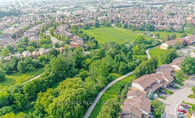 101 Foster Cres, #101