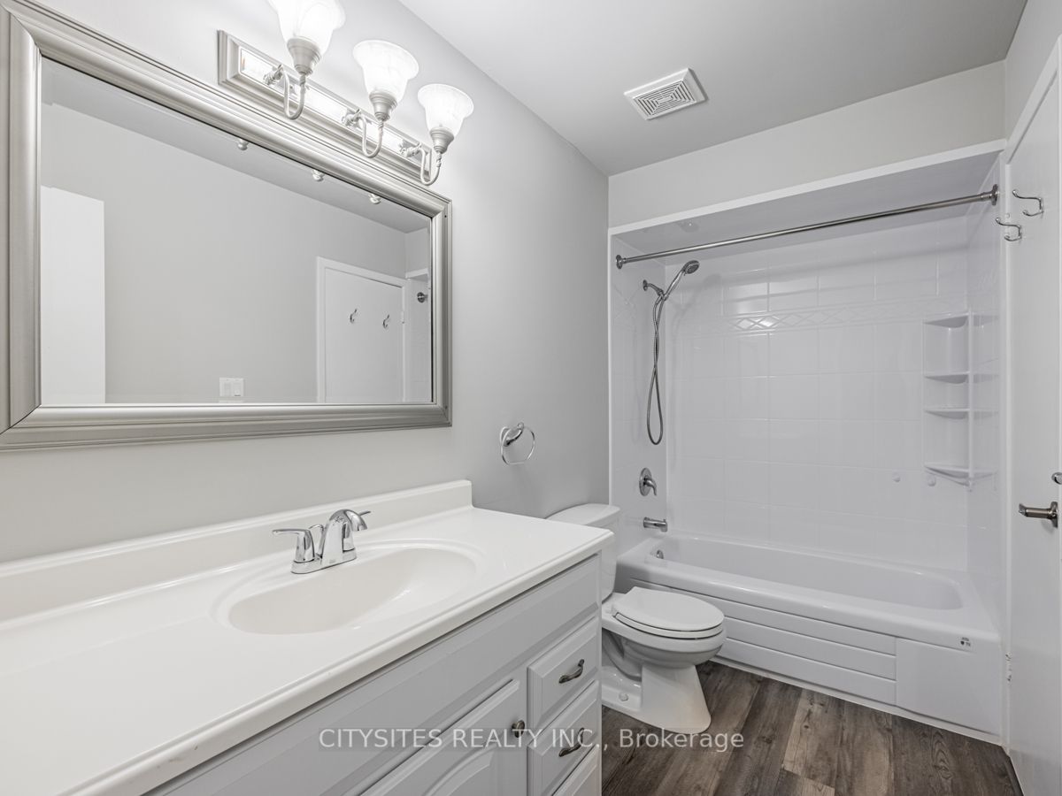 101 Foster Cres, #101