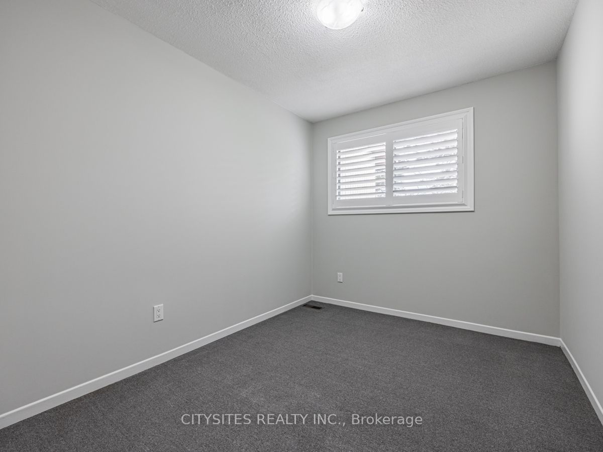 101 Foster Cres, #101