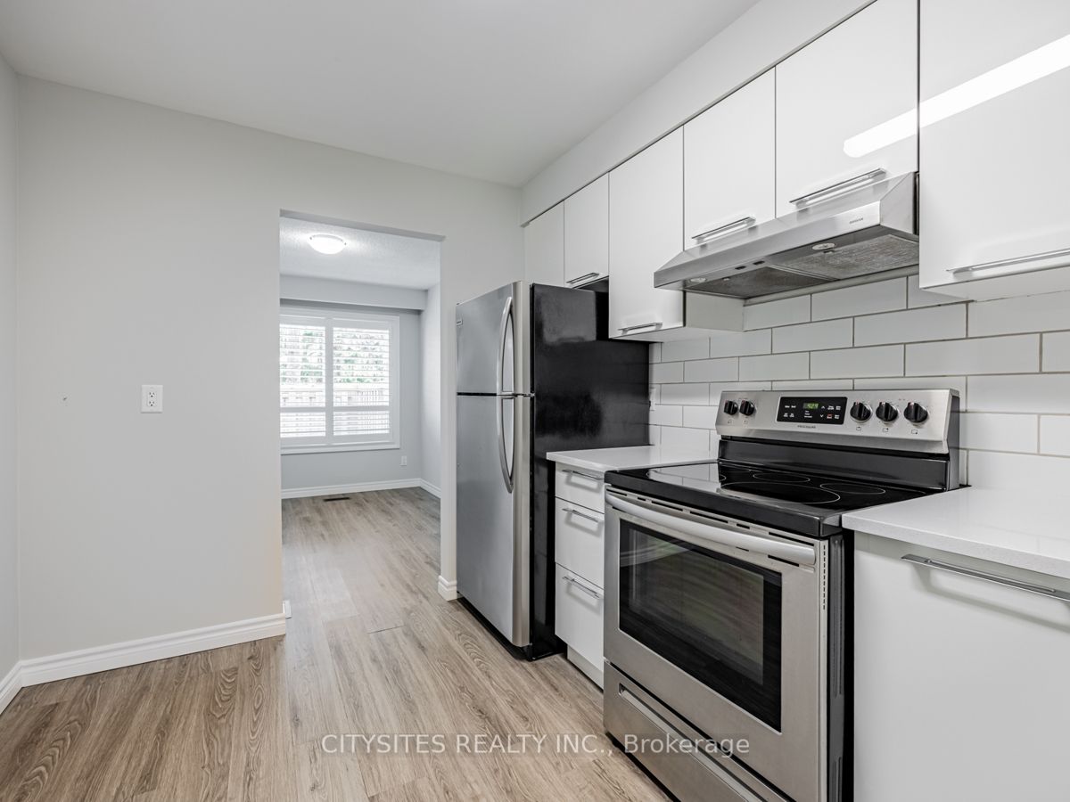 101 Foster Cres, #101