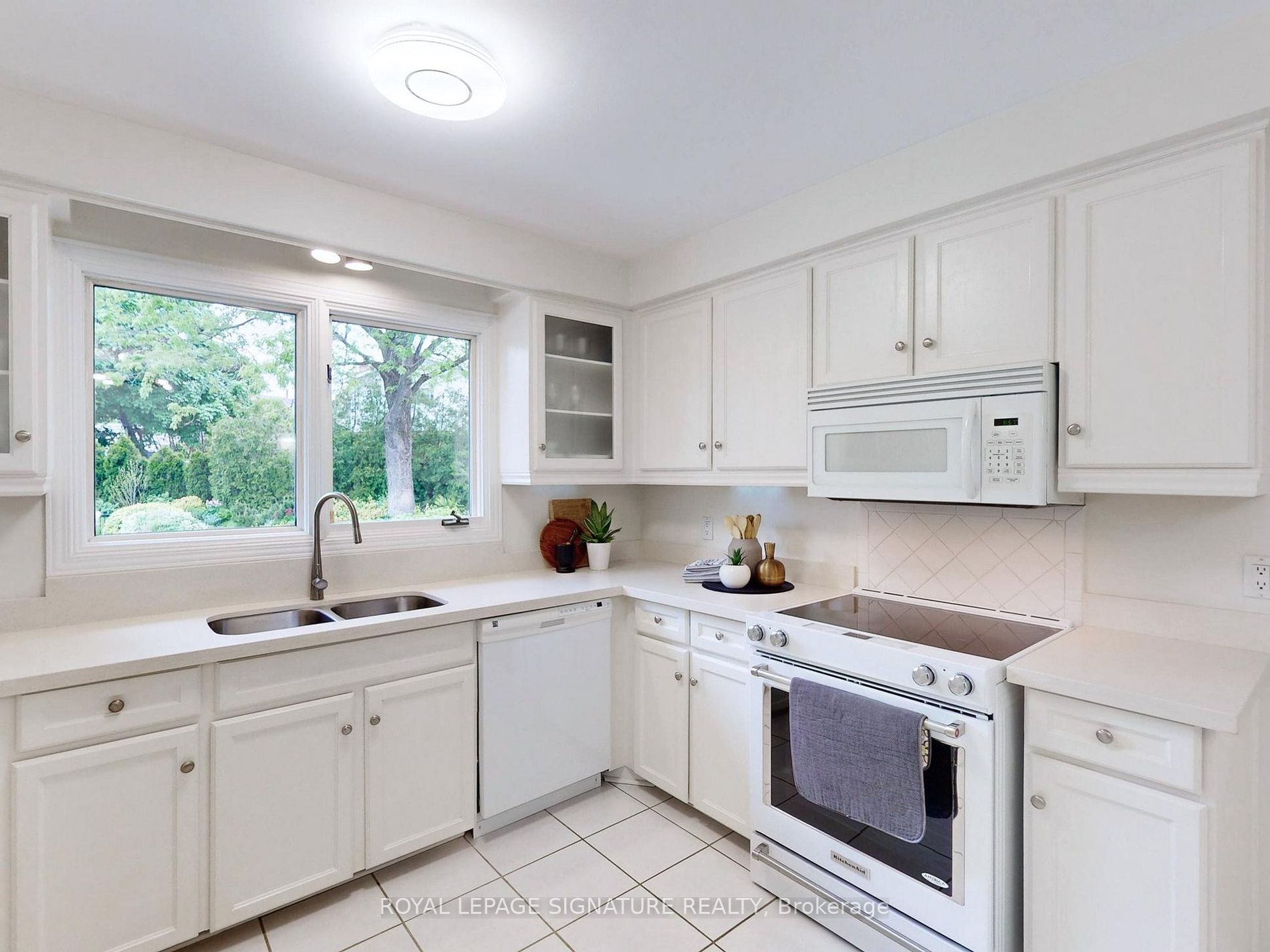 50 Curtis Dr
