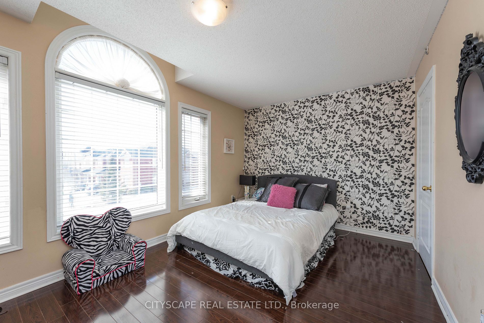 5033 Dubonet Dr