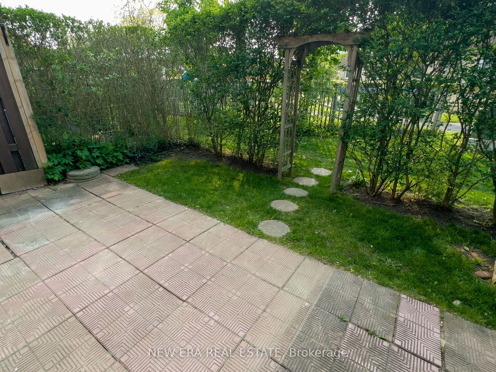 3150 Queen Frederica Dr, #11