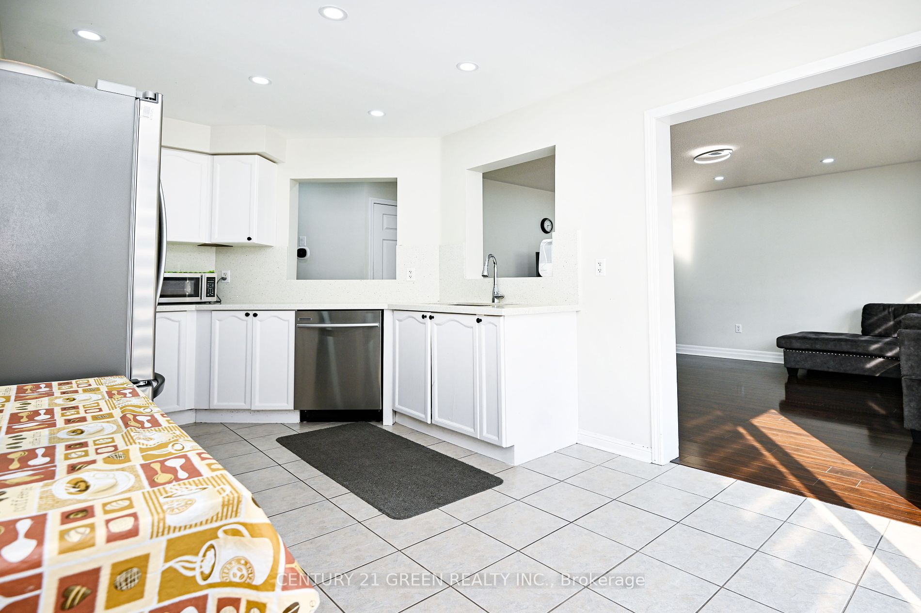 668 Hamilton Crescent