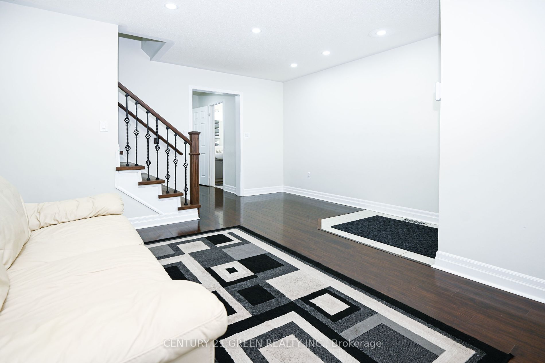 668 Hamilton Crescent