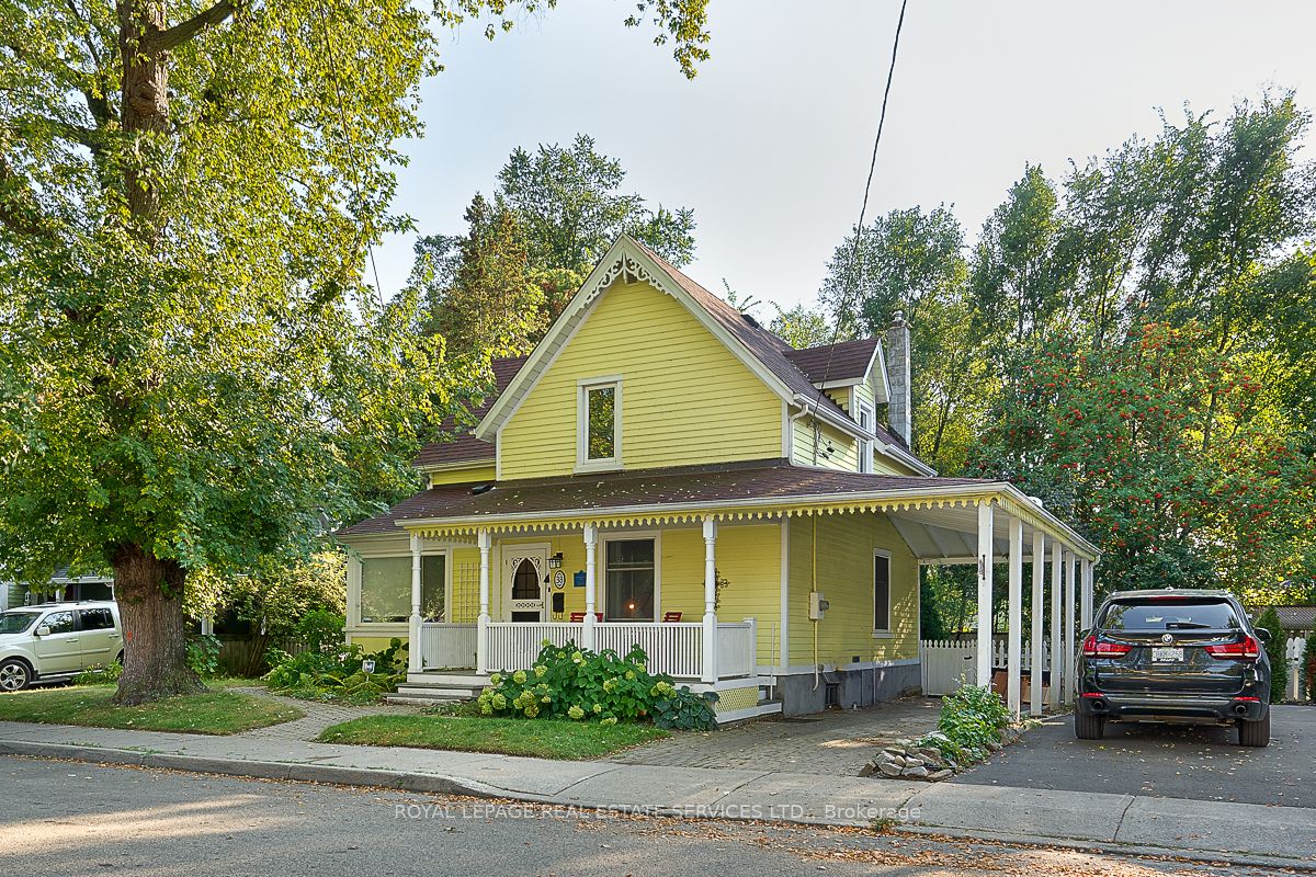 38 John St S