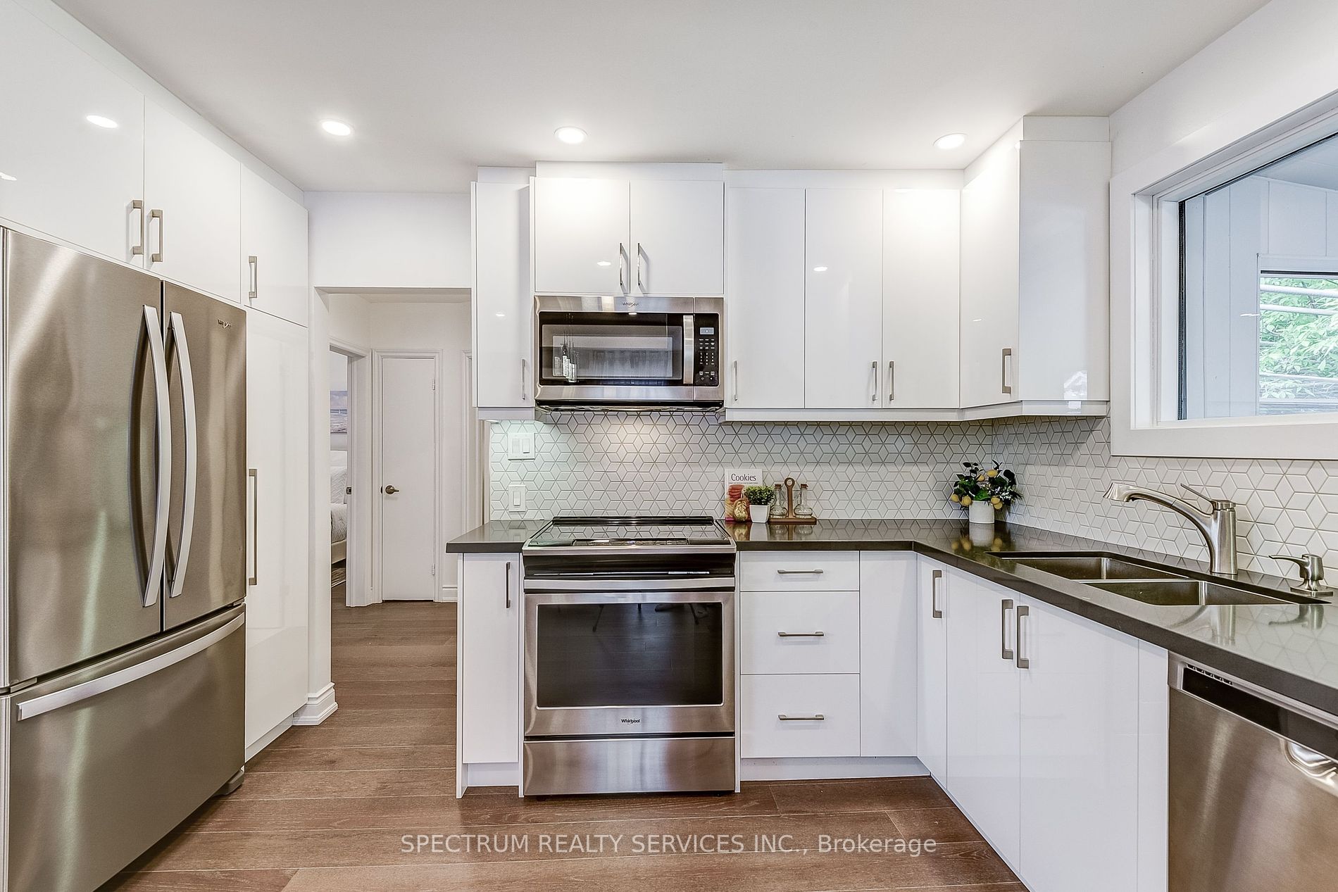 5 Lockerbie Ave