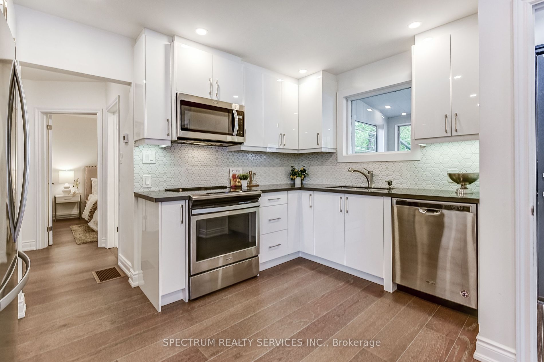 5 Lockerbie Ave