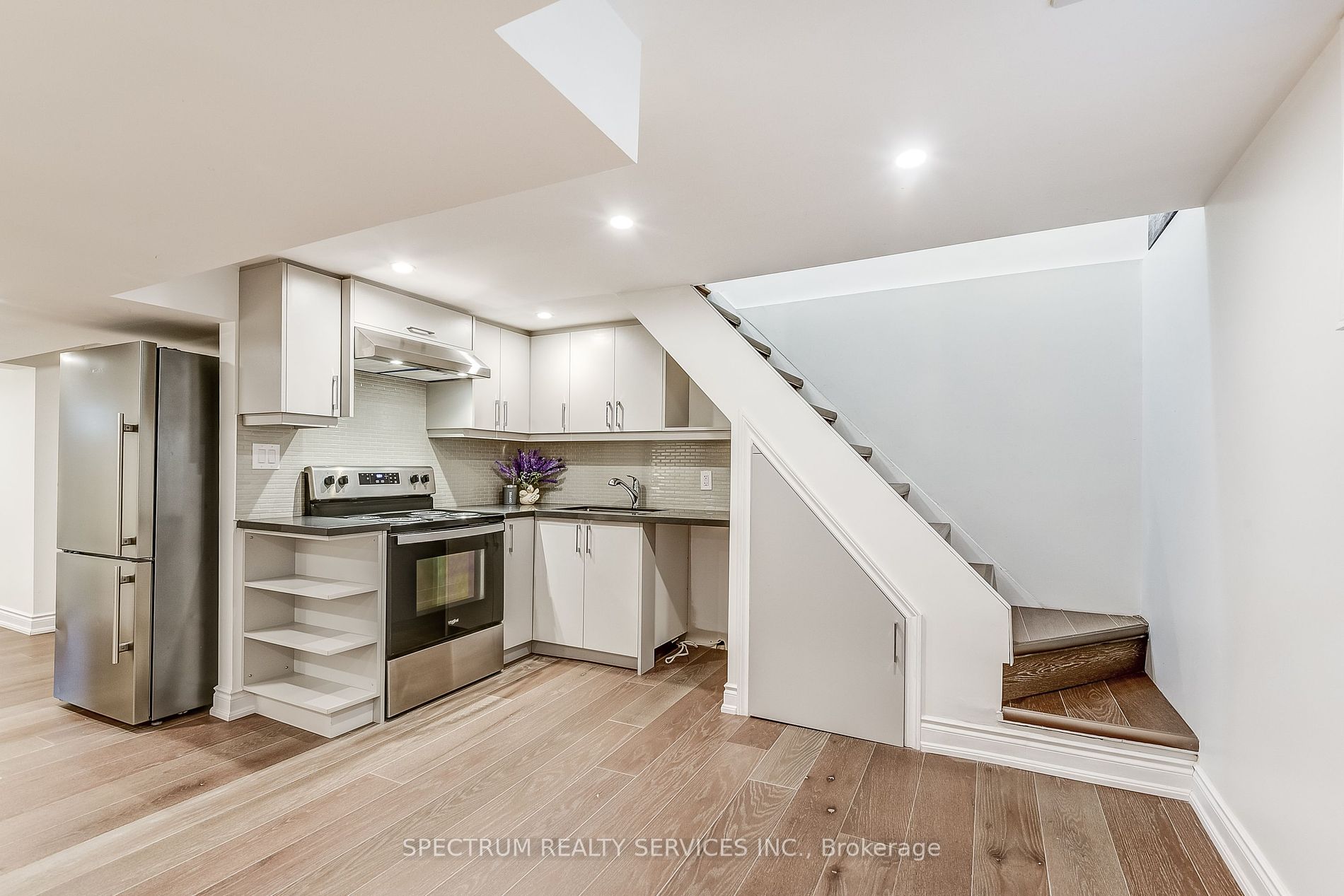5 Lockerbie Ave