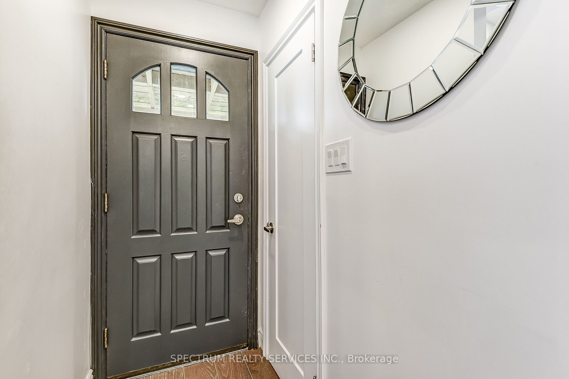 5 Lockerbie Ave