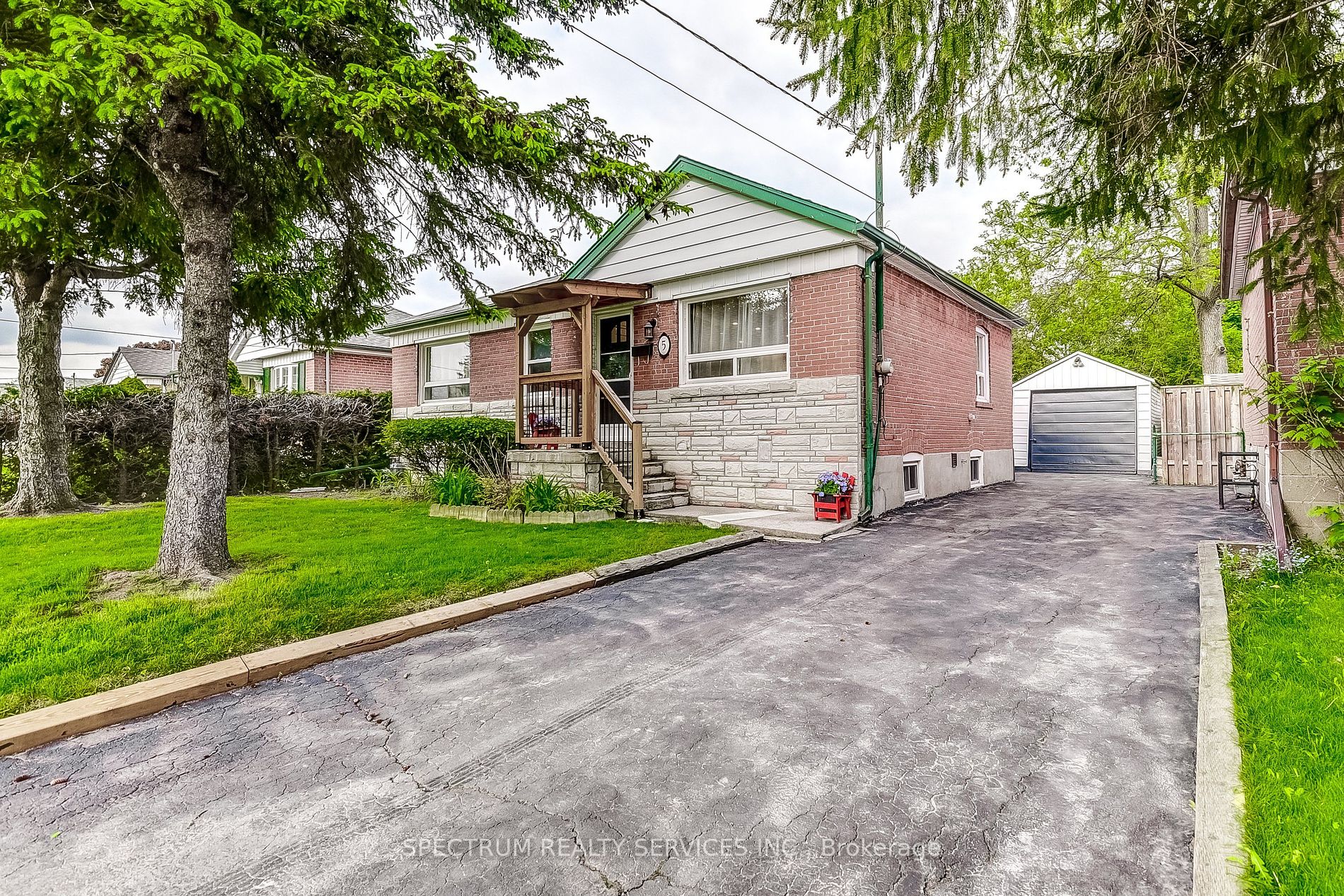 5 Lockerbie Ave