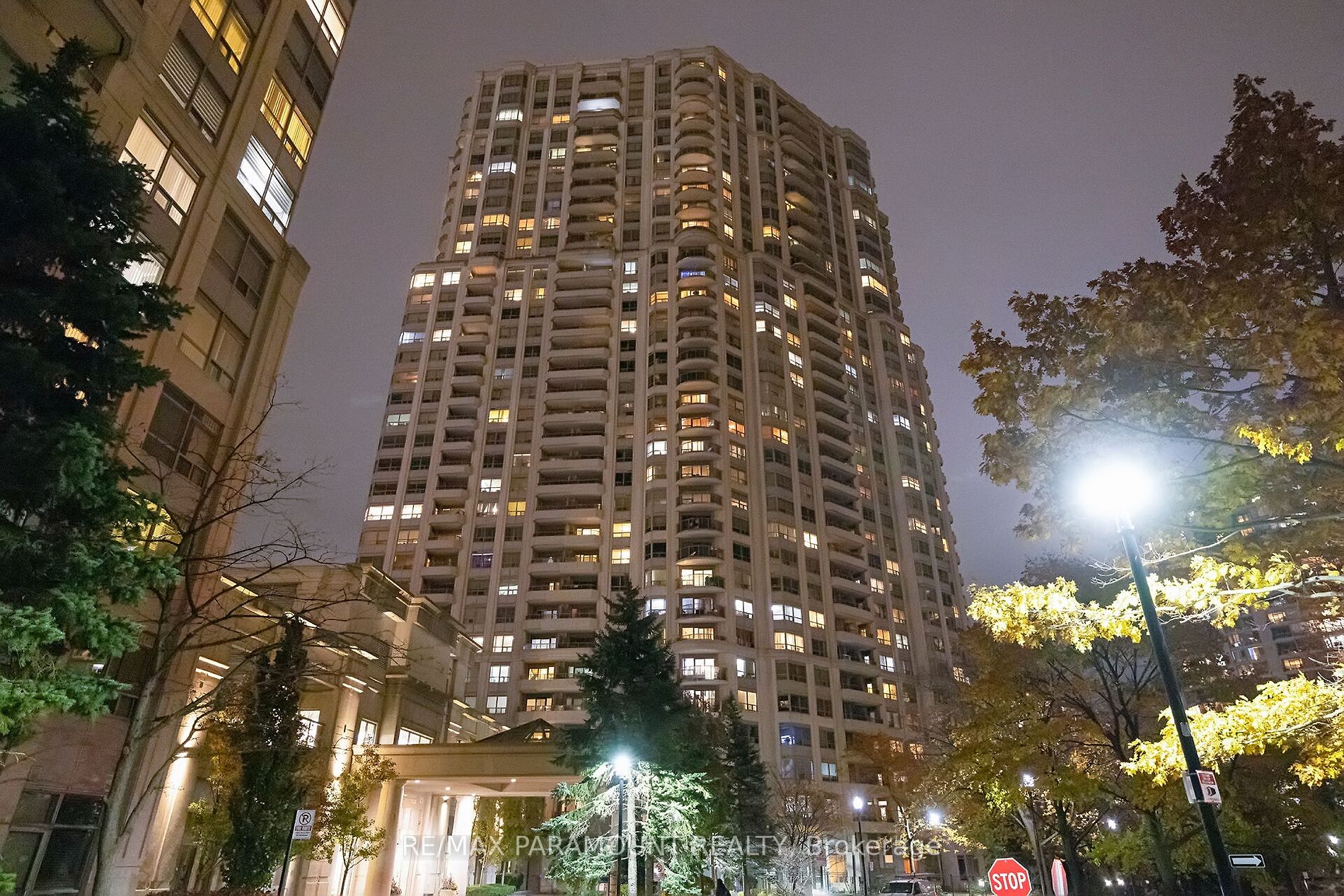 25 Kingsbridge Garden Circ, #2127