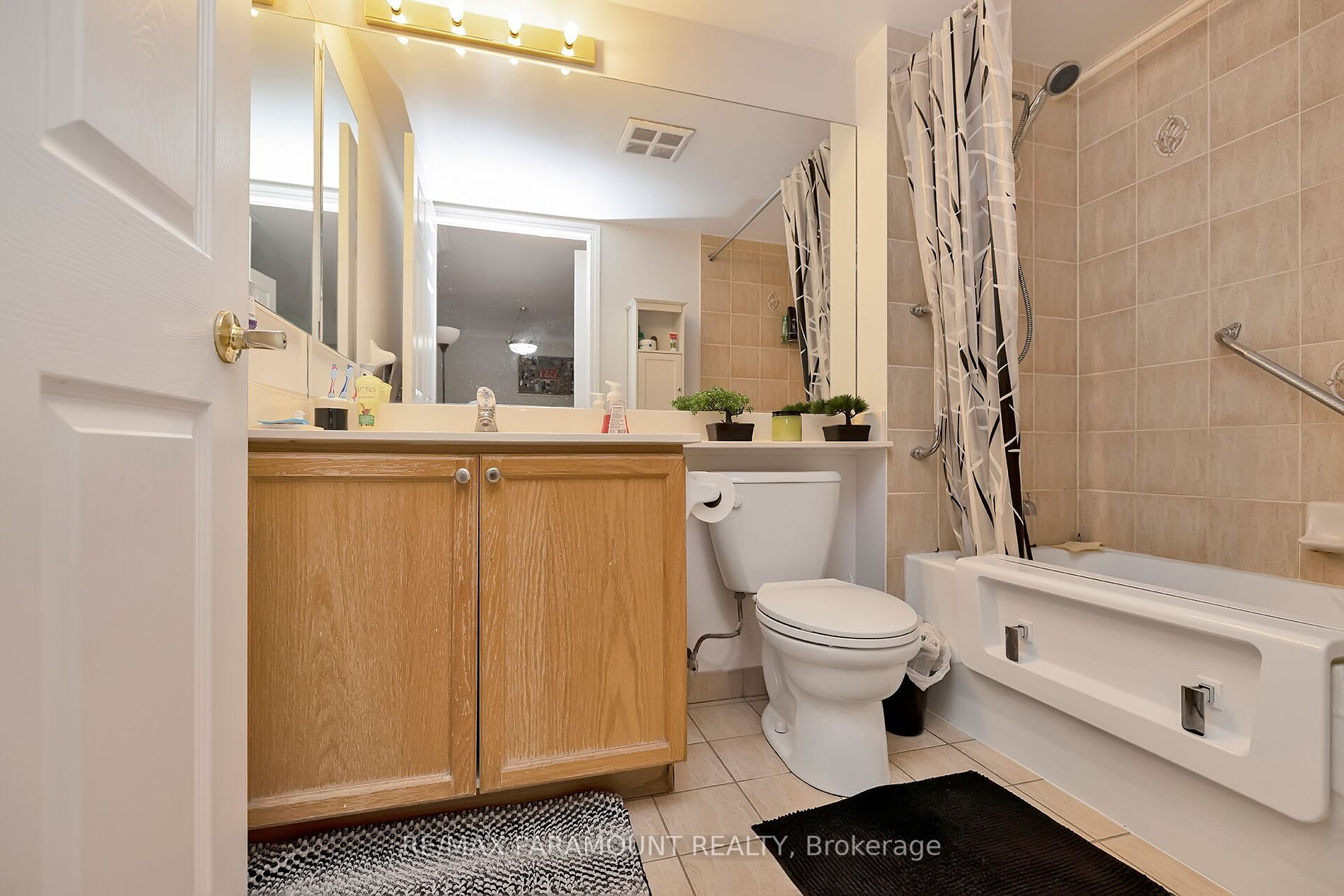 25 Kingsbridge Garden Circ, #2127