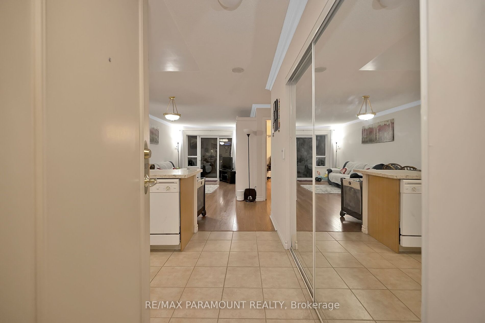 25 Kingsbridge Garden Circ, #2127