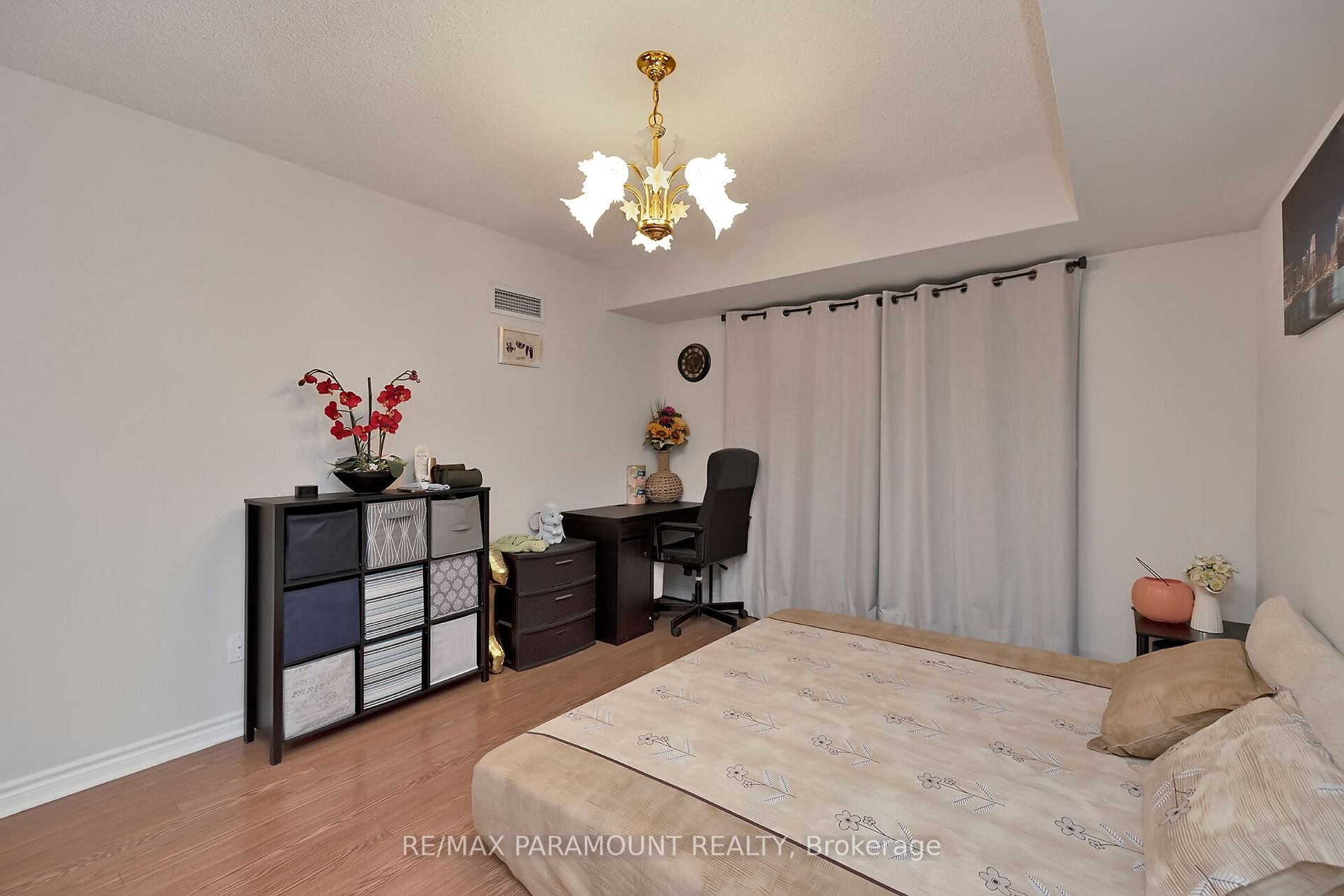 25 Kingsbridge Garden Circ, #2127