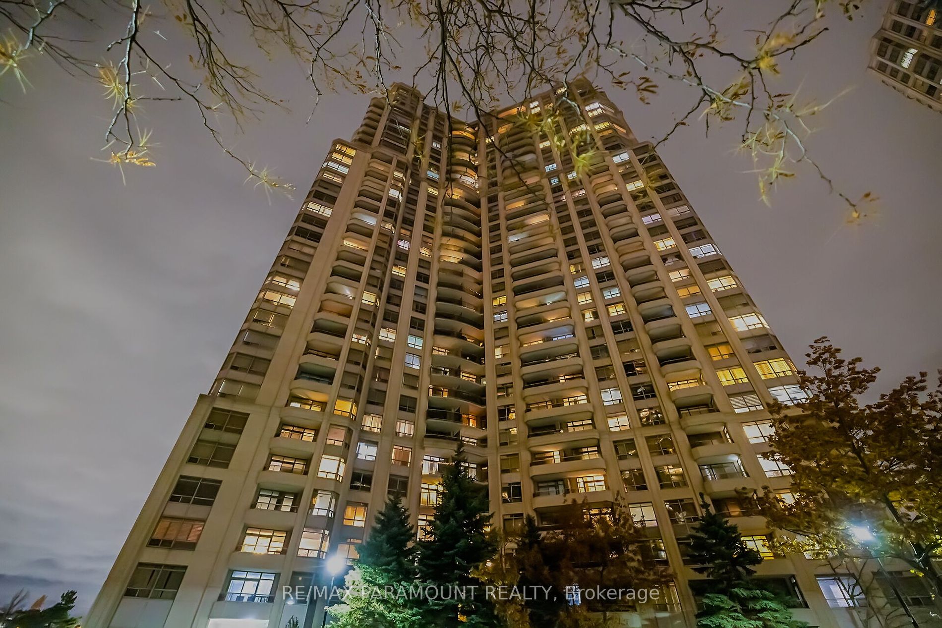 25 Kingsbridge Garden Circ, #2127