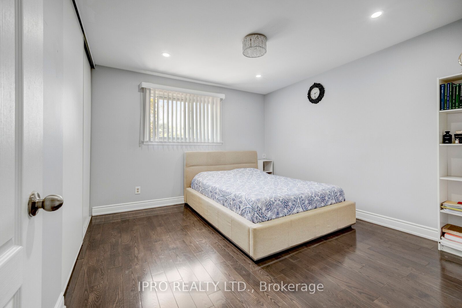 12 Charing Drive