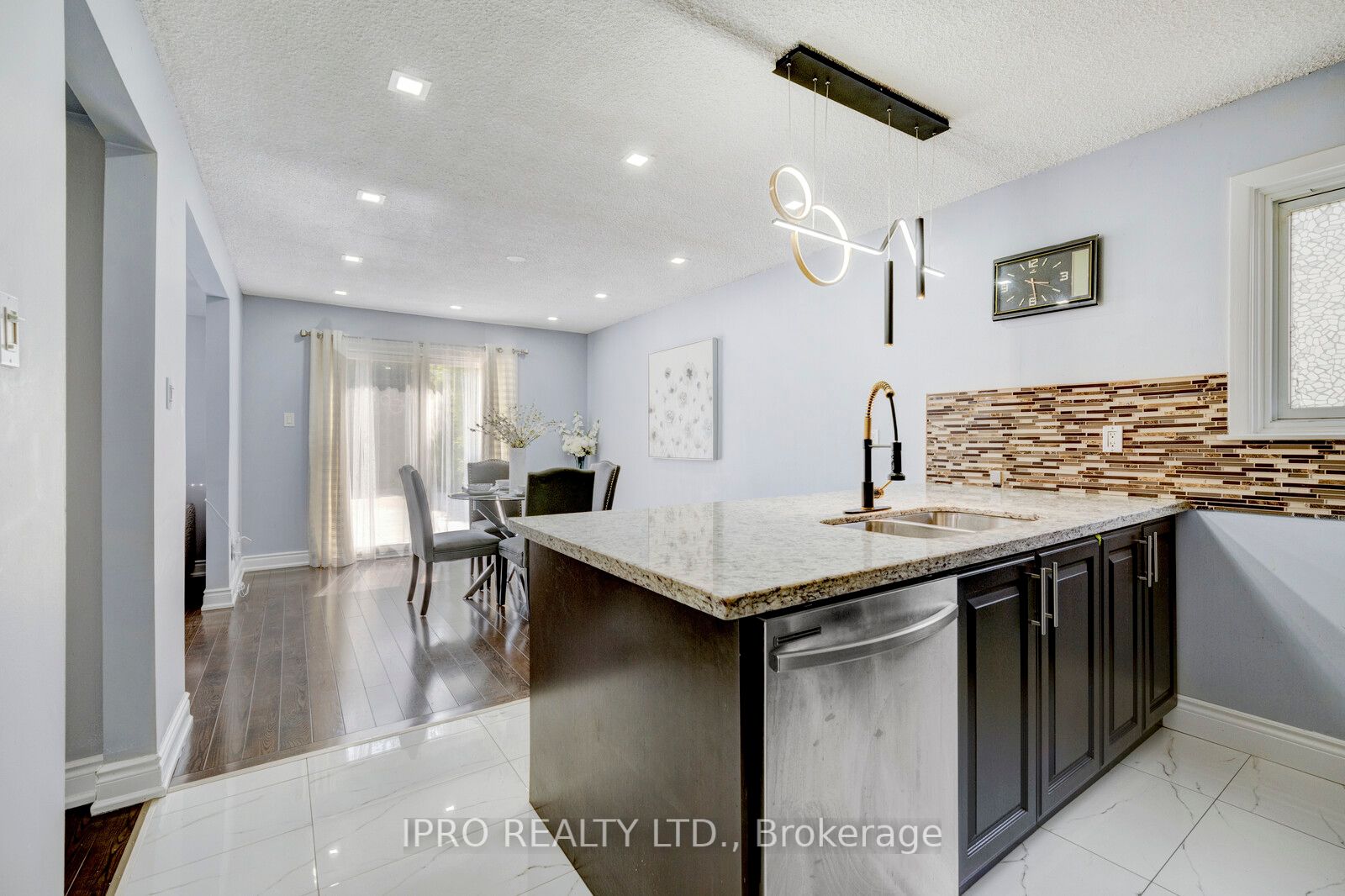 12 Charing Drive