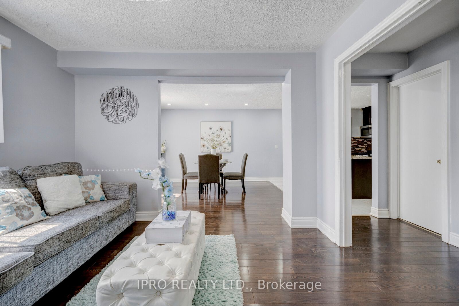 12 Charing Drive