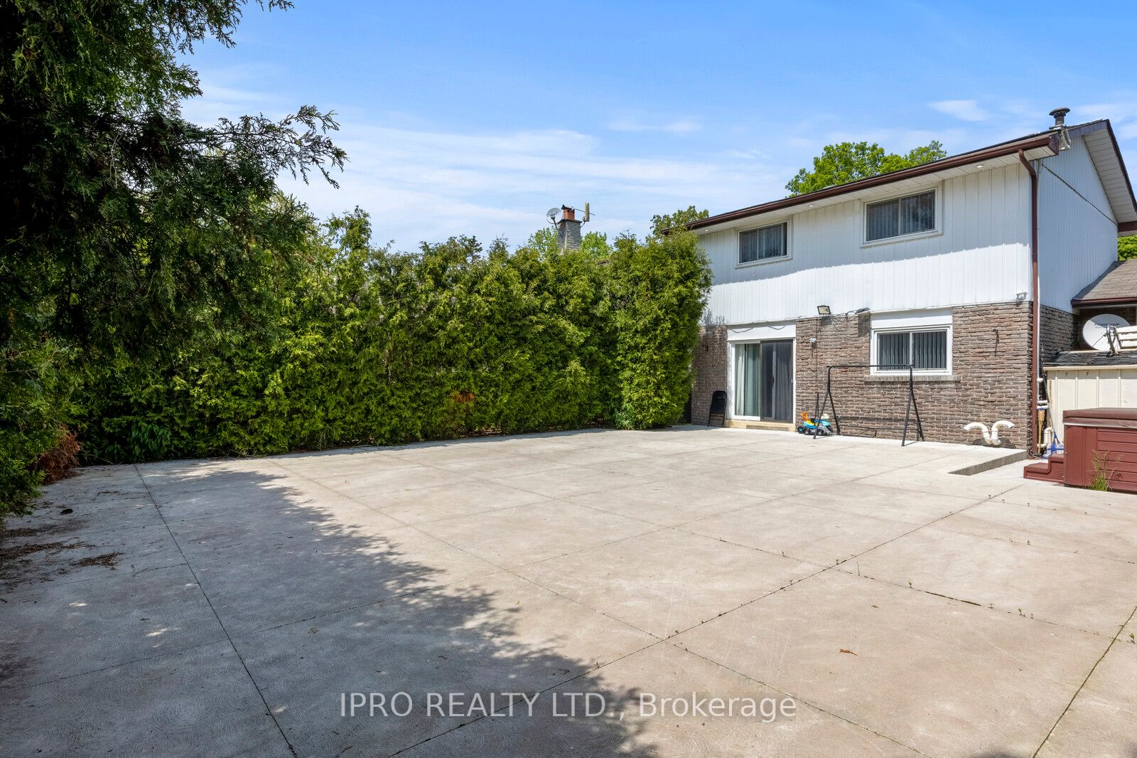 12 Charing Drive