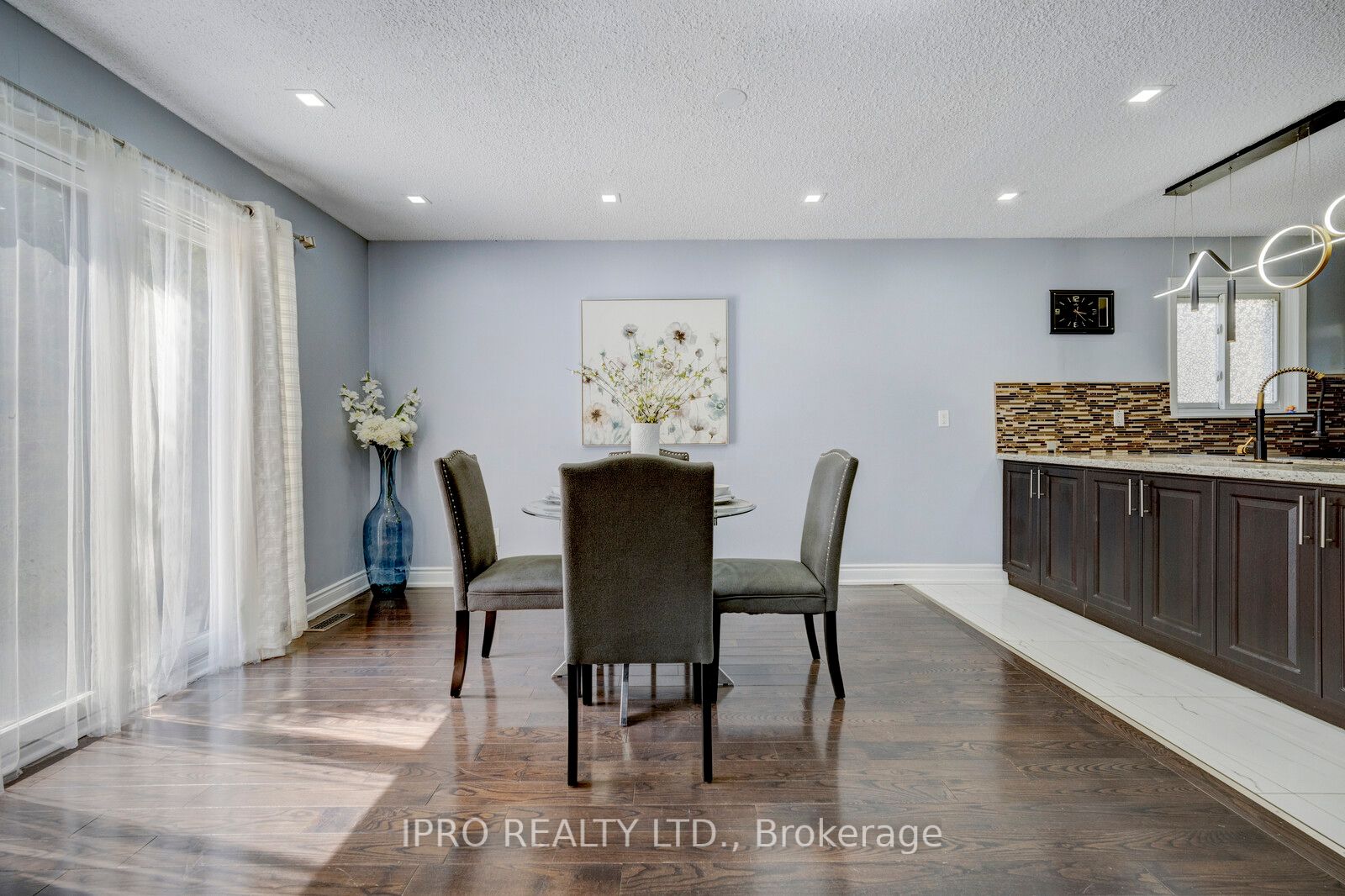 12 Charing Drive