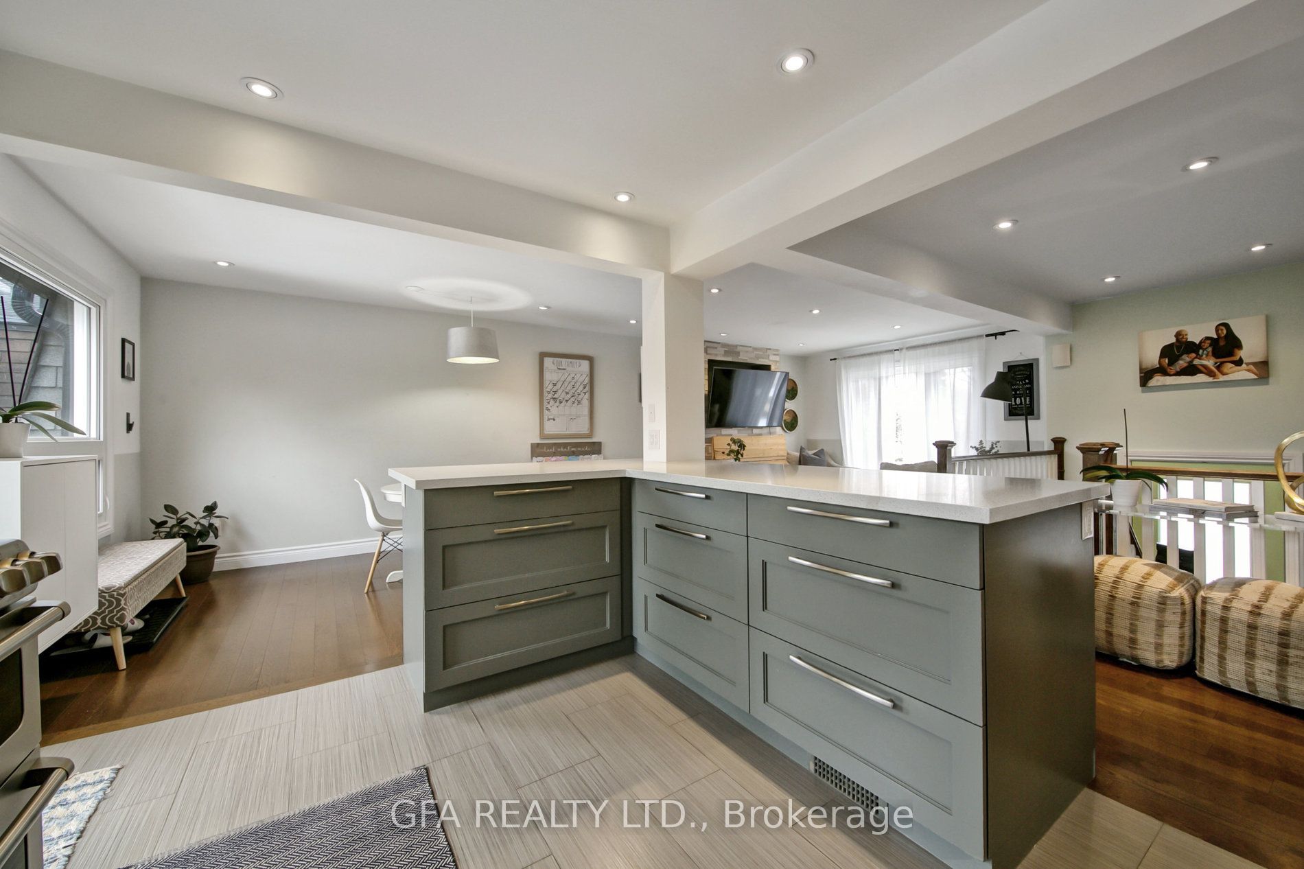 2424 Yolanda Drive