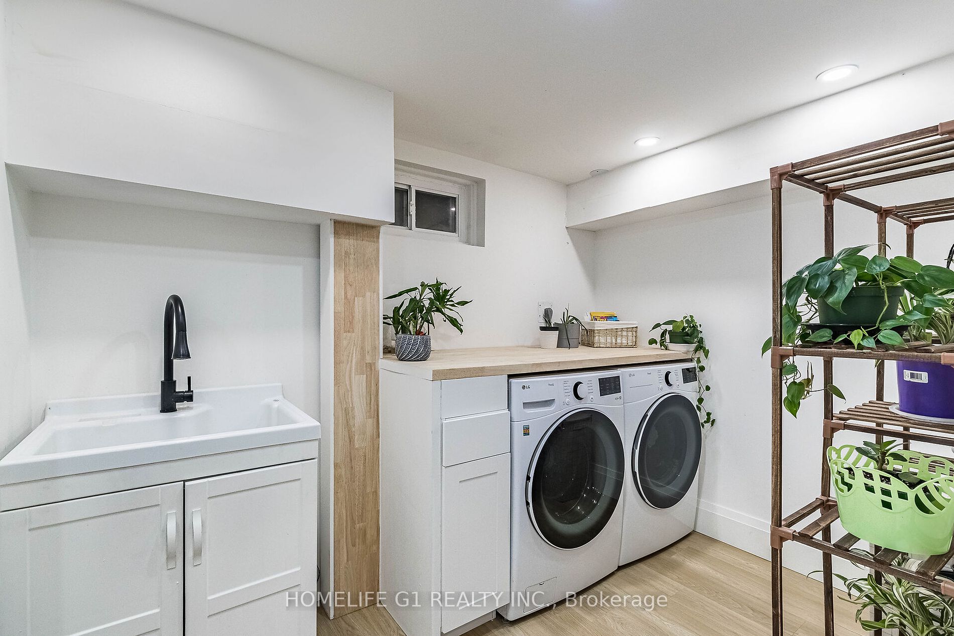28 Guestville Ave