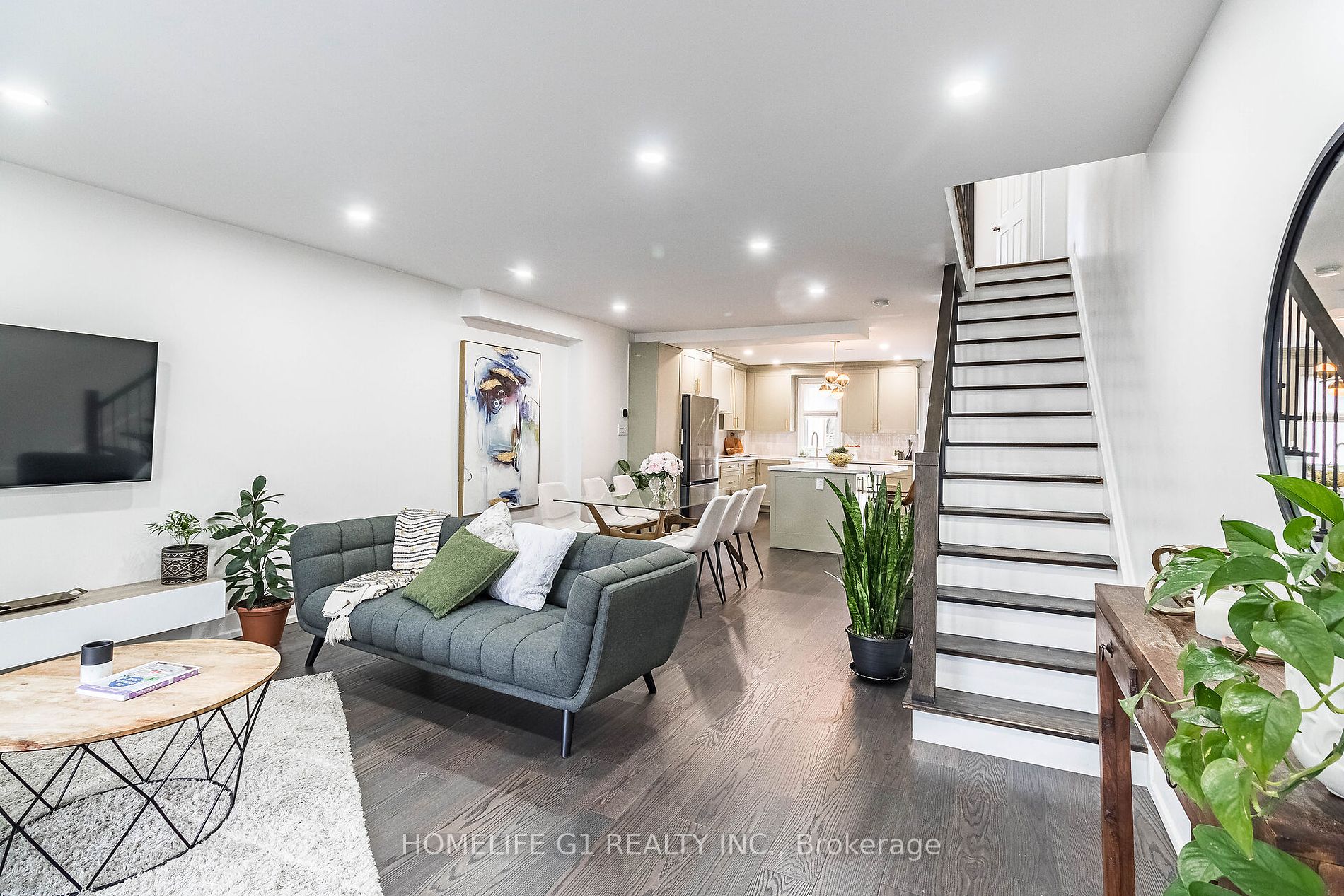 28 Guestville Ave