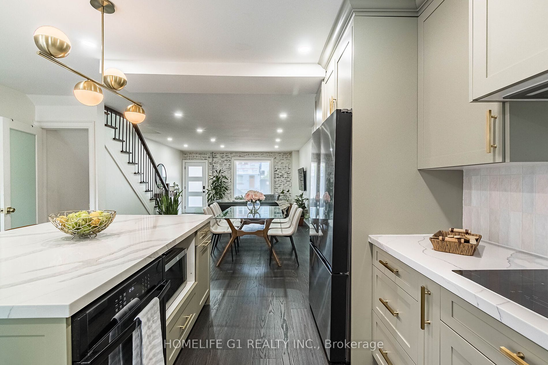 28 Guestville Ave