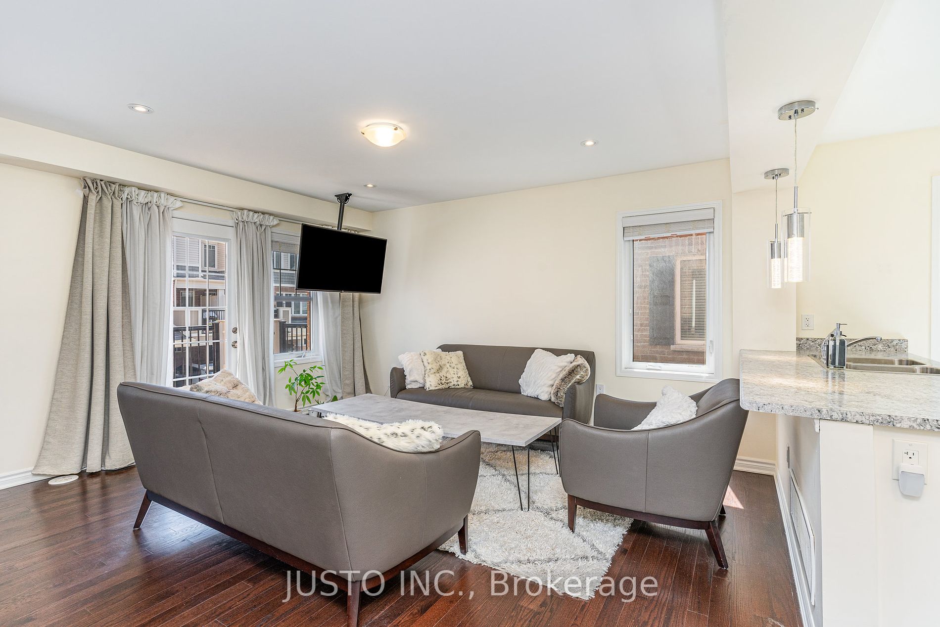 1000 Asleton Boulevard N, #47