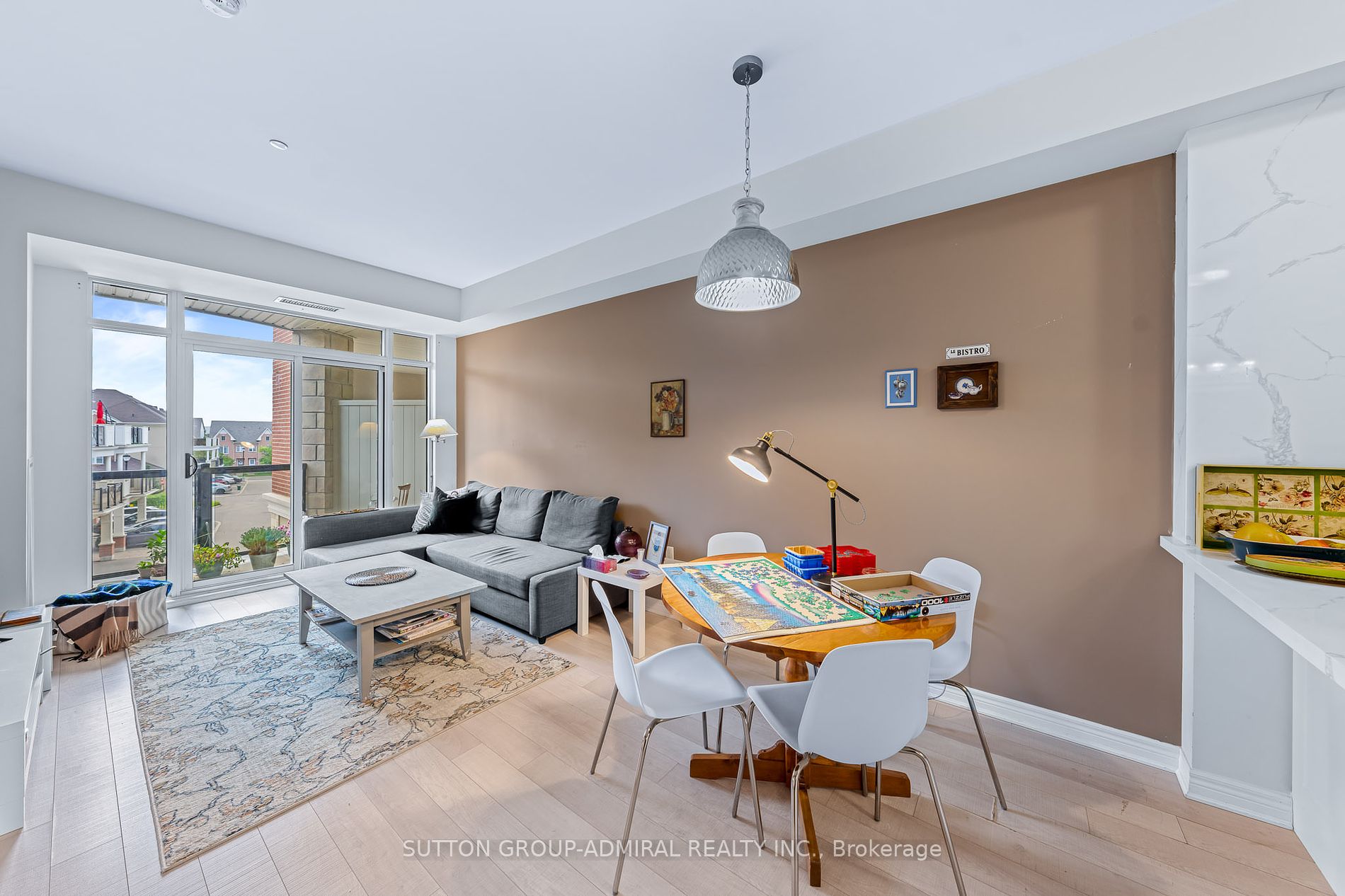 216 Oak Park Blvd, #205