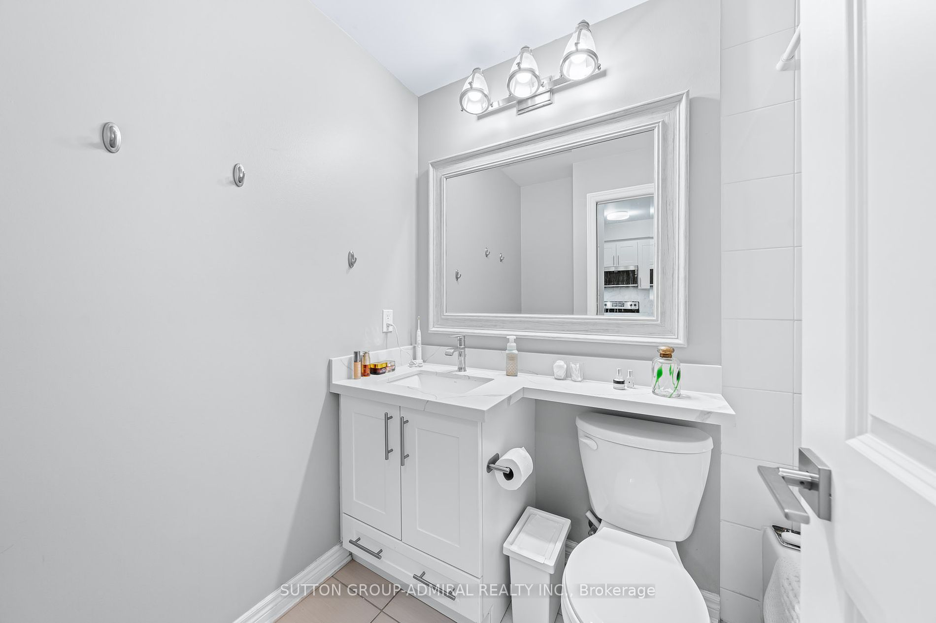 216 Oak Park Blvd, #205
