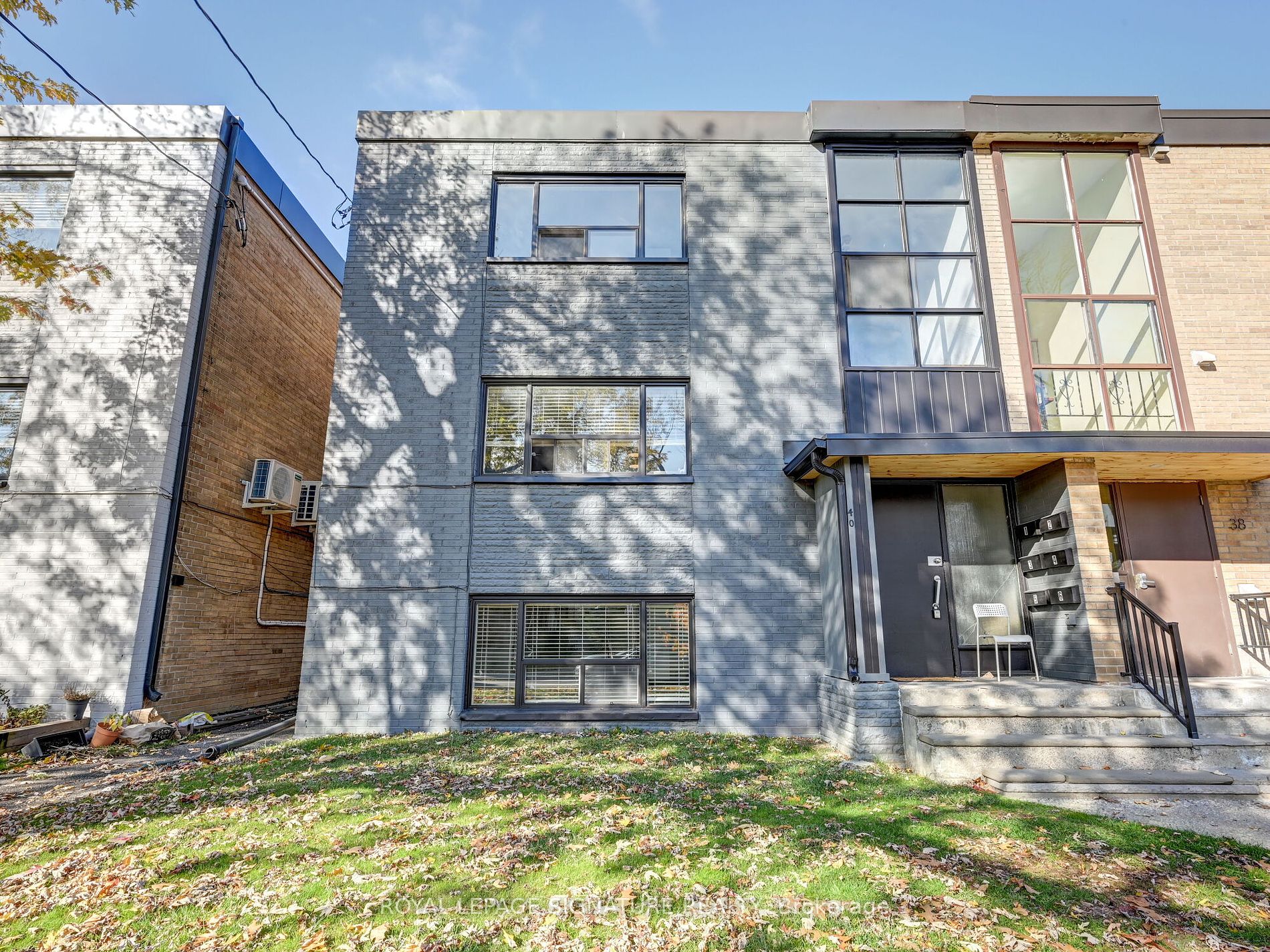 40 Cavell Ave