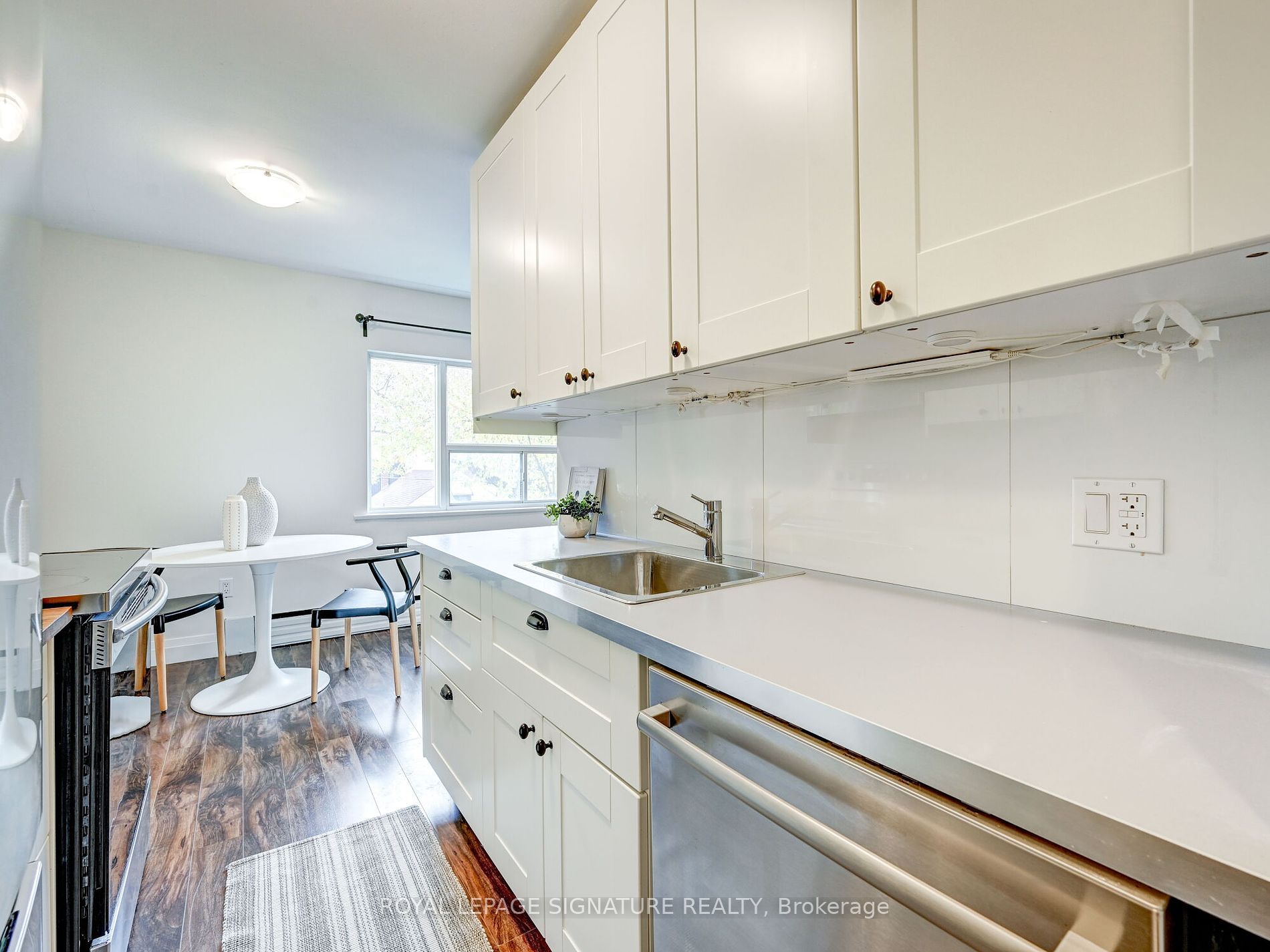40 Cavell Ave