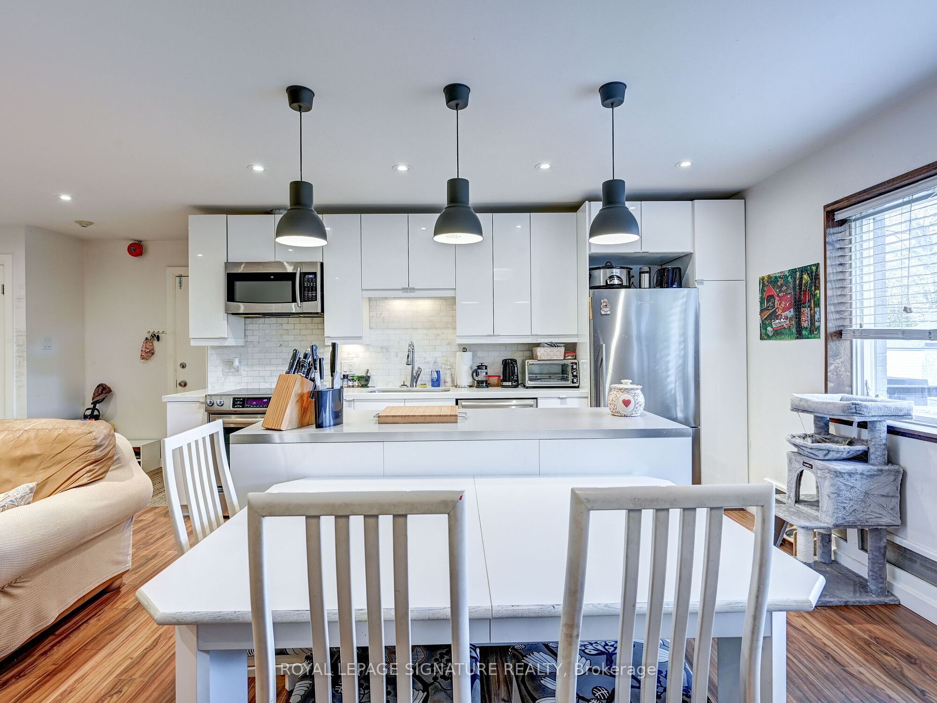 40 Cavell Ave