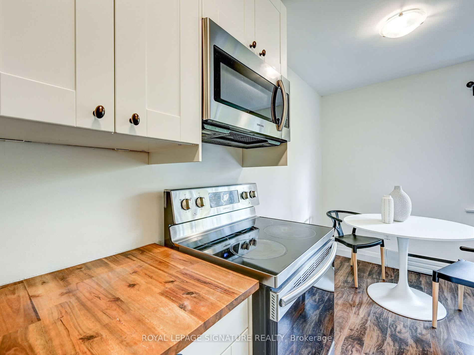 40 Cavell Ave