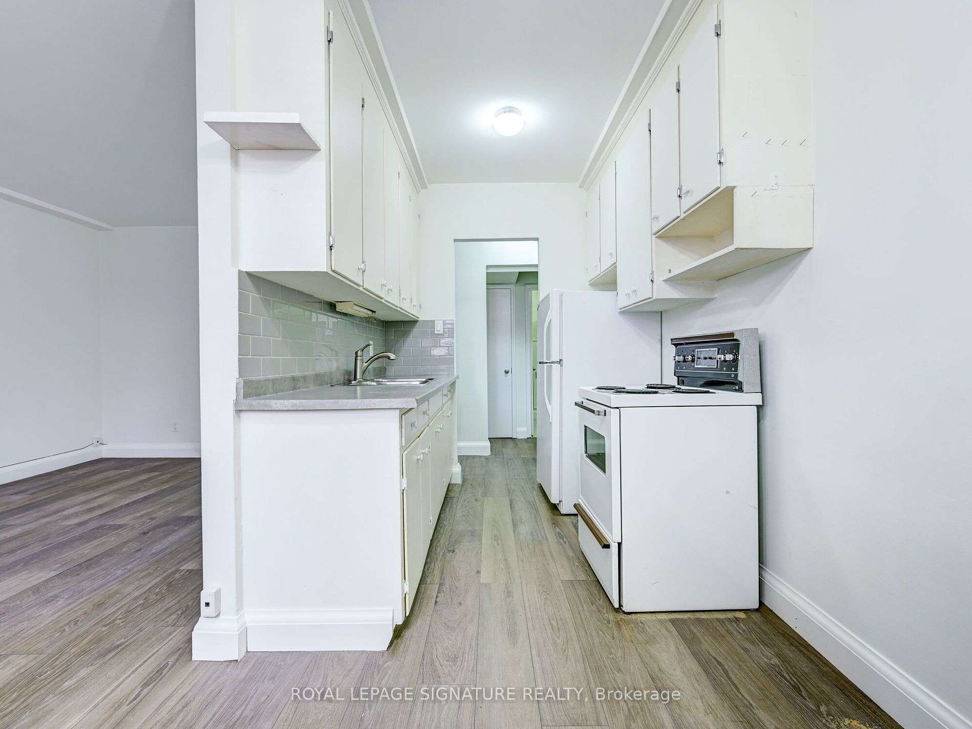 40 Cavell Ave