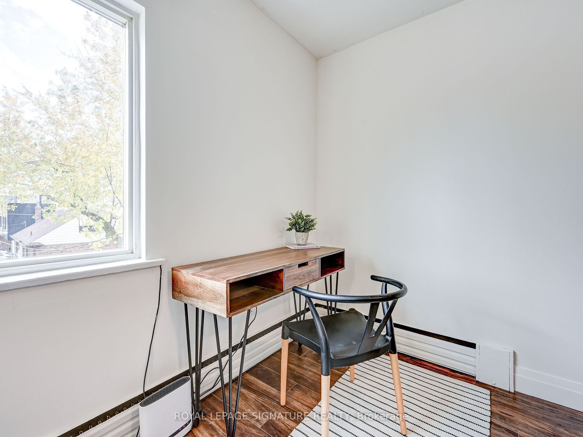 40 Cavell Ave